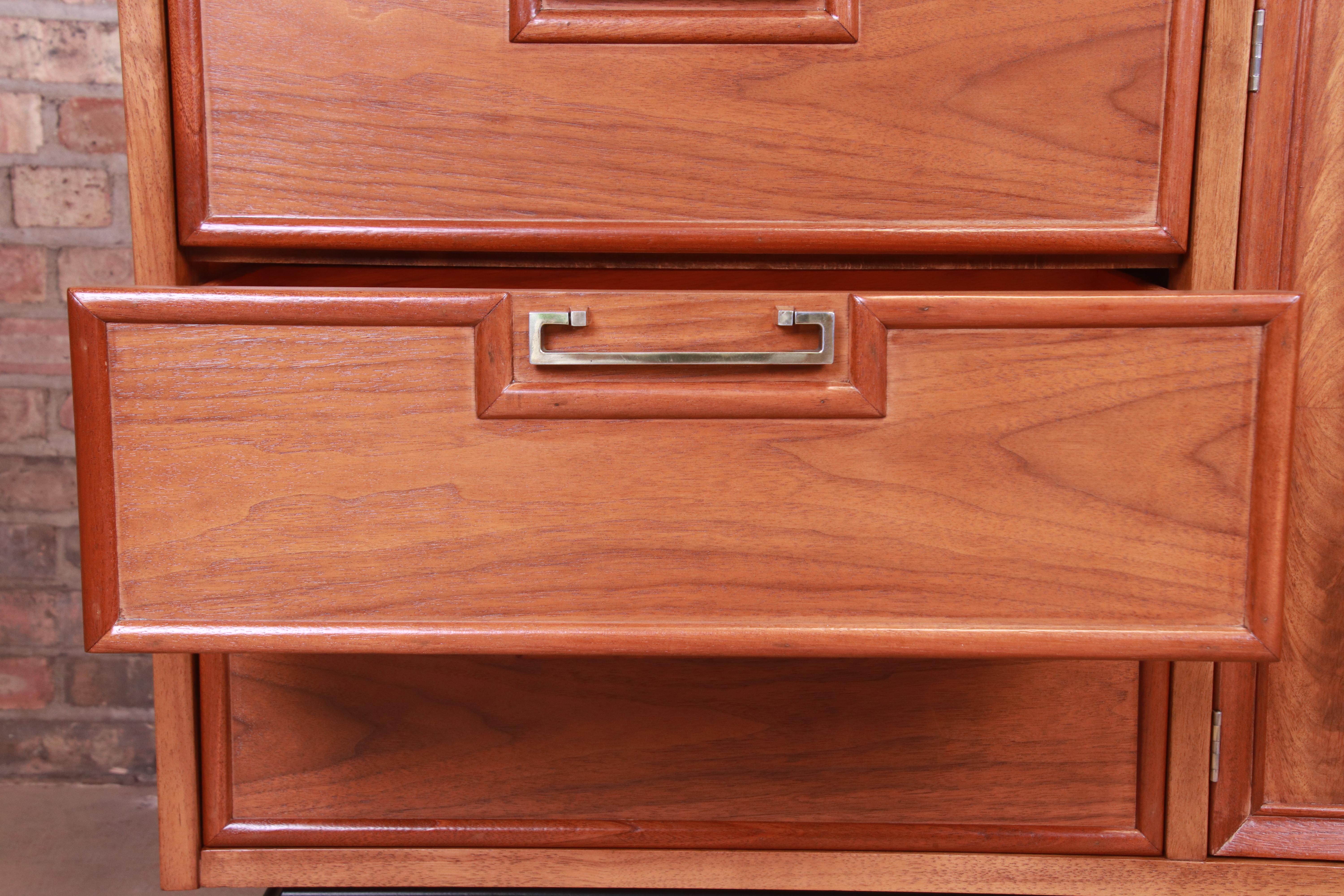 Merton Gershun Hollywood Regency Chinoiserie Walnut Triple Dresser, Refinished For Sale 3