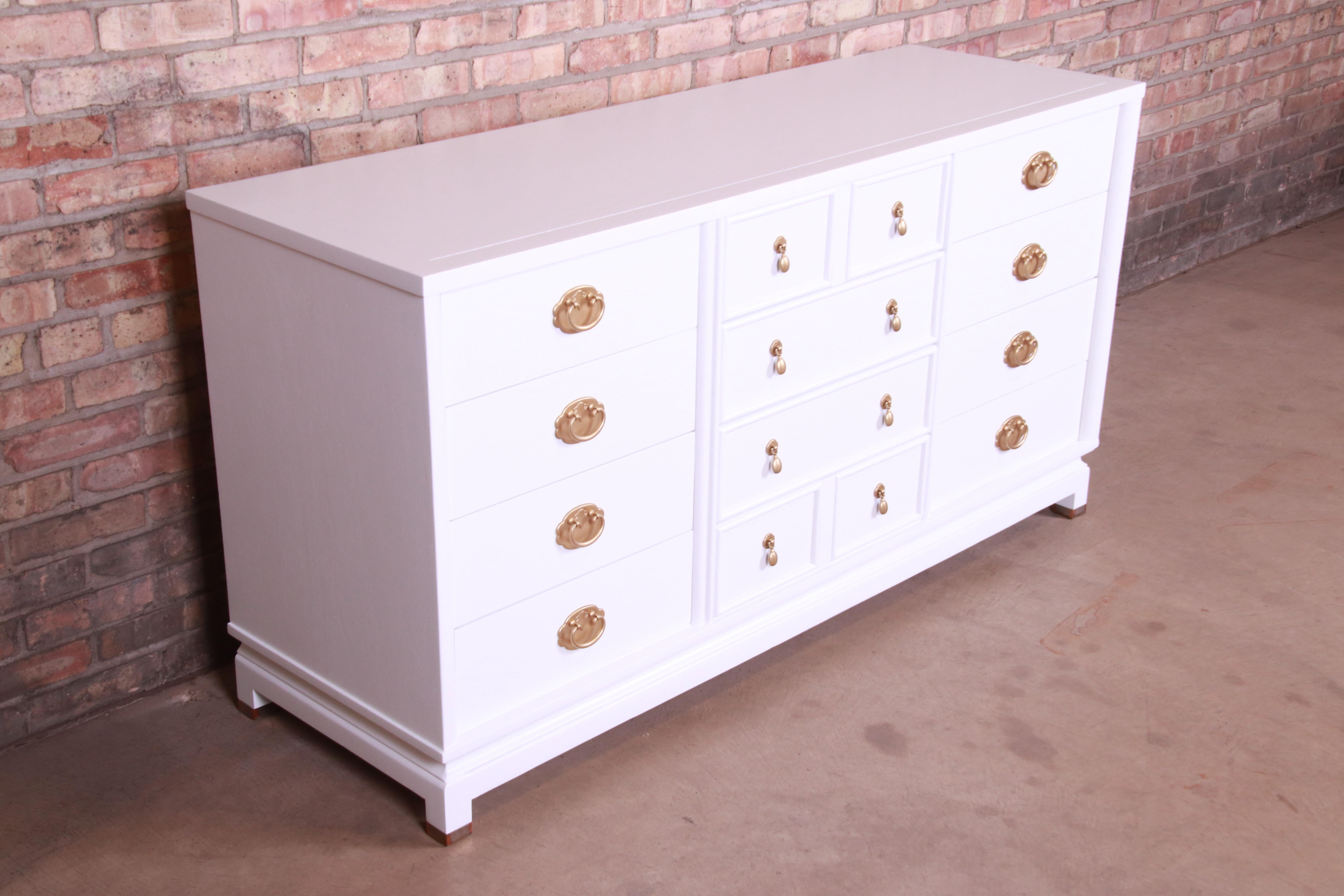 Merton Gershun Hollywood Regency Chinoiserie White Lacquered Dresser, Refinished In Good Condition In South Bend, IN