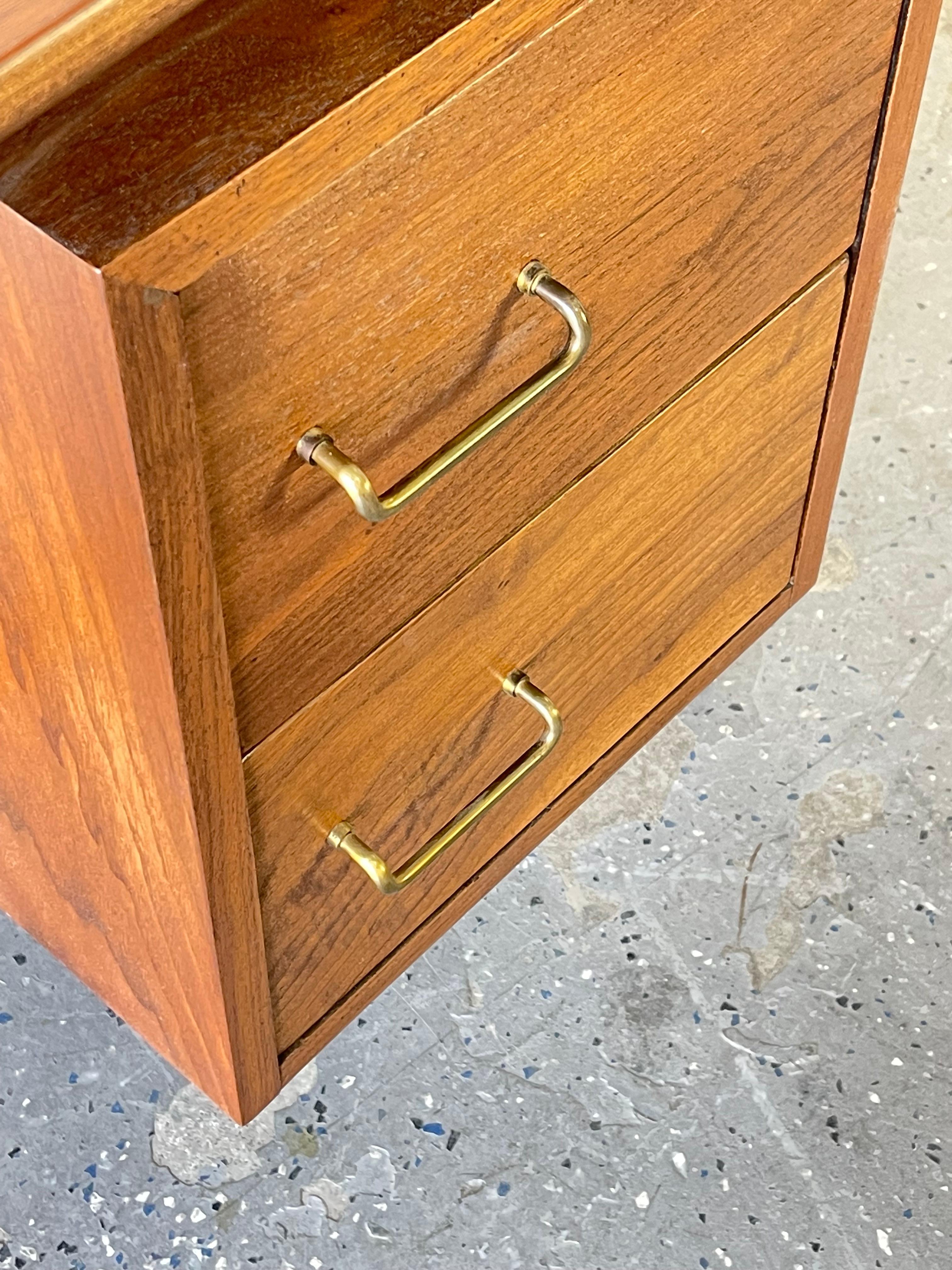 Merton Gershun Mid-Century Modern Desk for American of Martinsville Dania 6