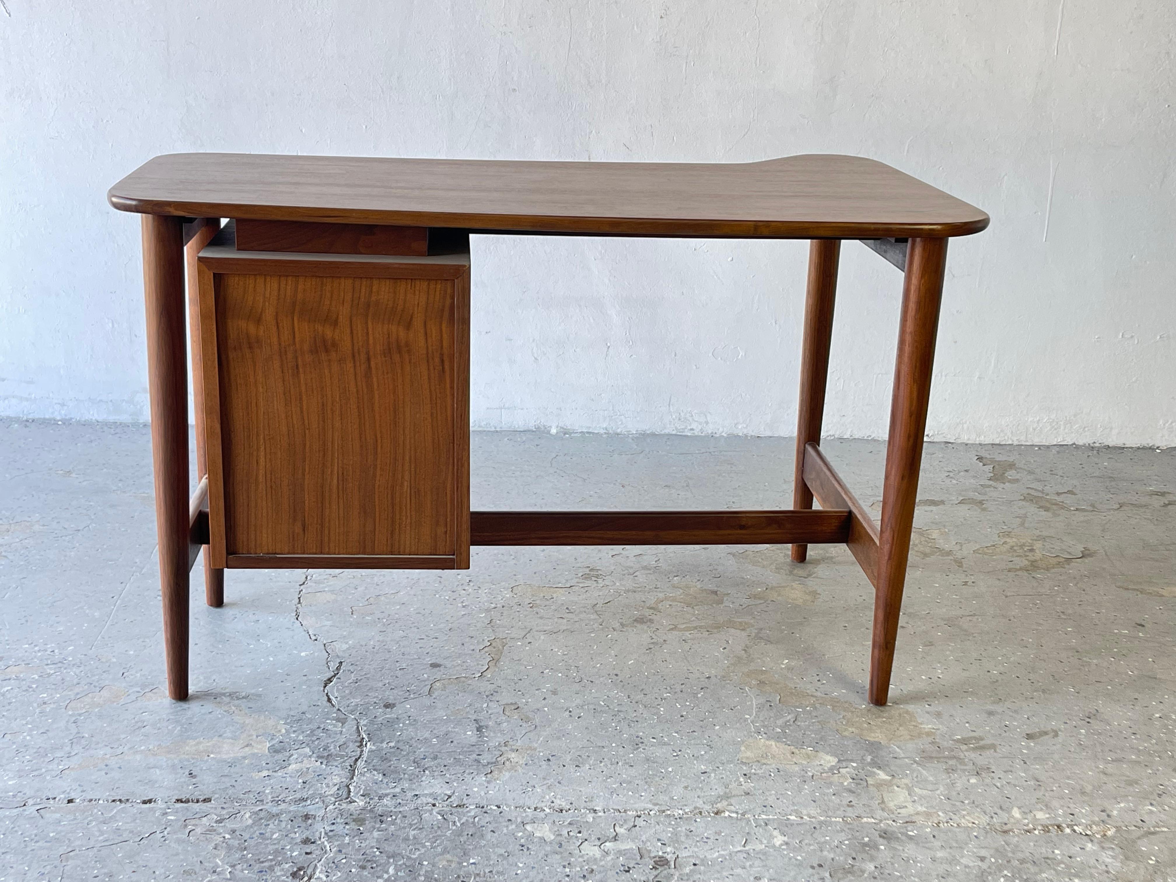 dania desk