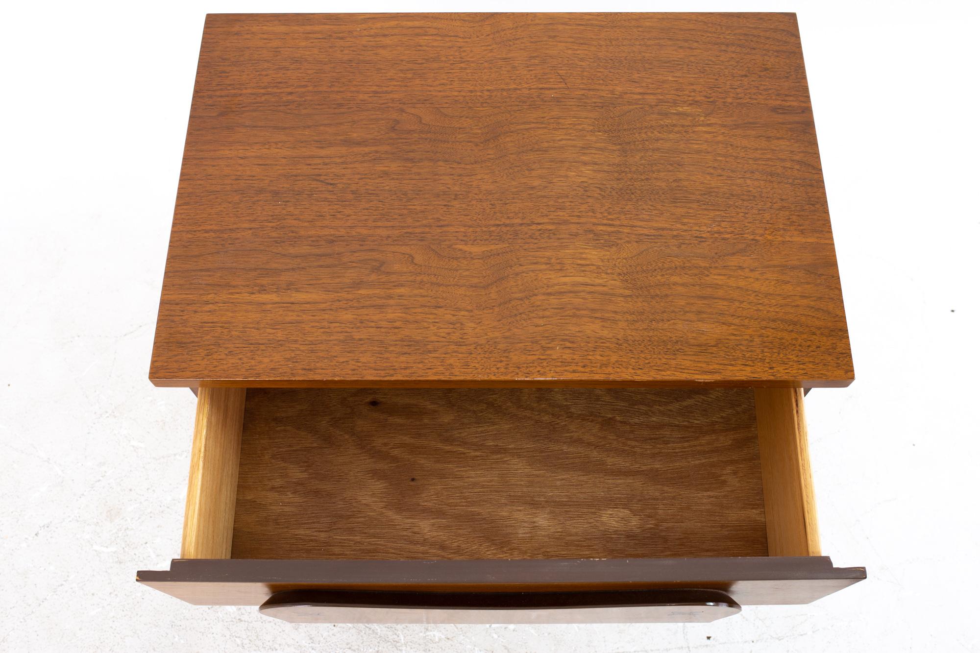 Merton Gershun Style Bassett Furniture Mid Century Walnut Nightstand 3