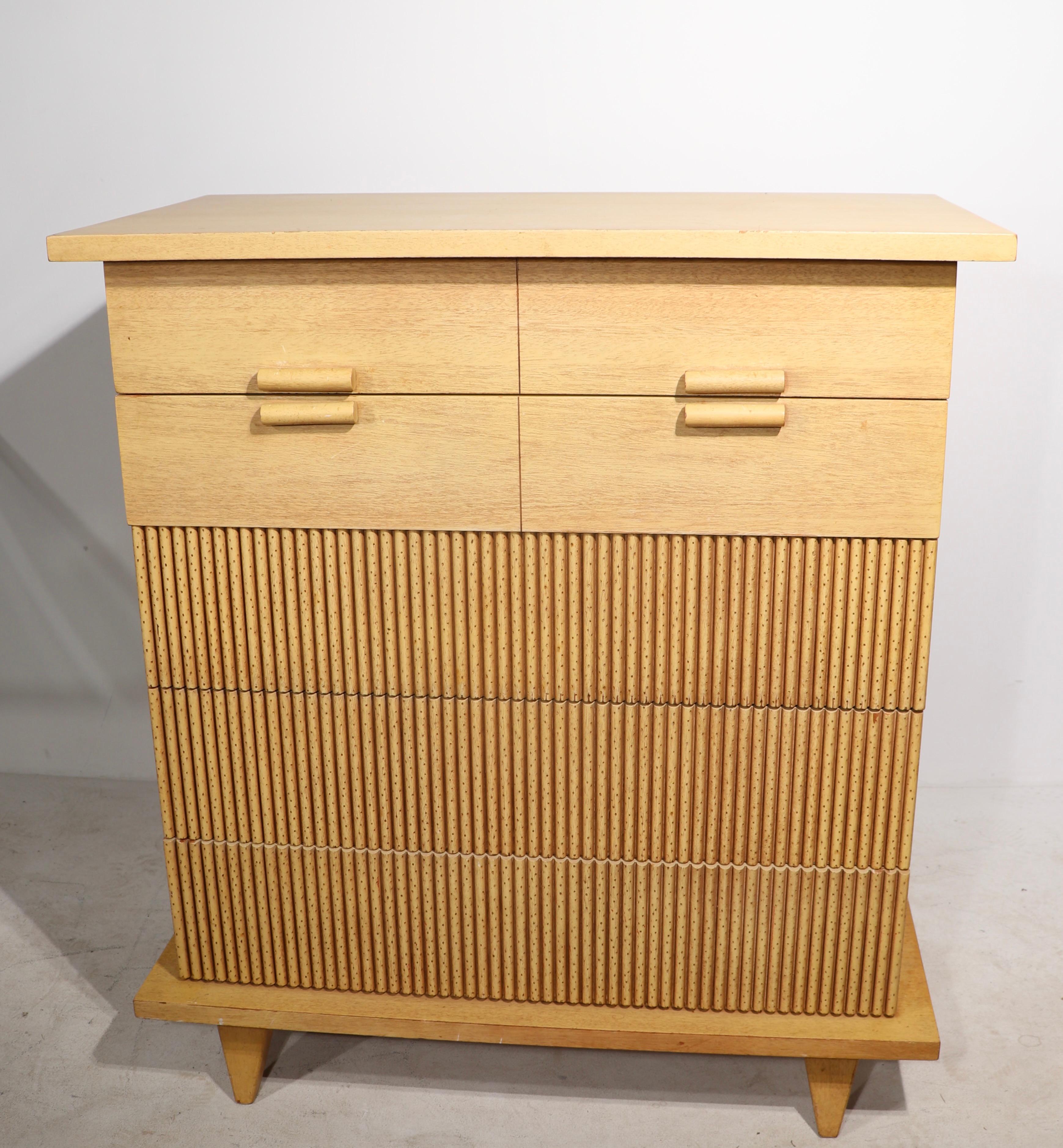 Merton Gershwin Bali Hi Dresser von American of Martinsville, ca. 1950er Jahre (Moderne der Mitte des Jahrhunderts) im Angebot