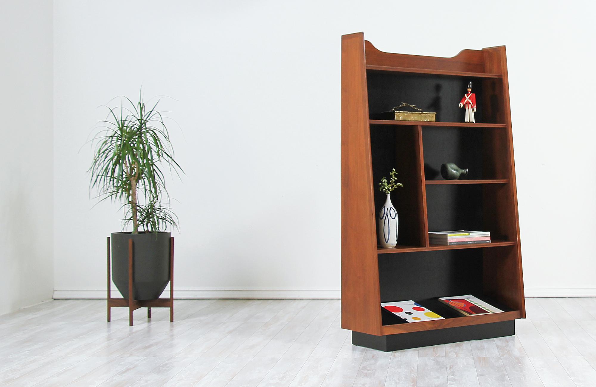 Mid-Century Modern Merton L. Gershun Free-Standing Bookshelf for Dillingham