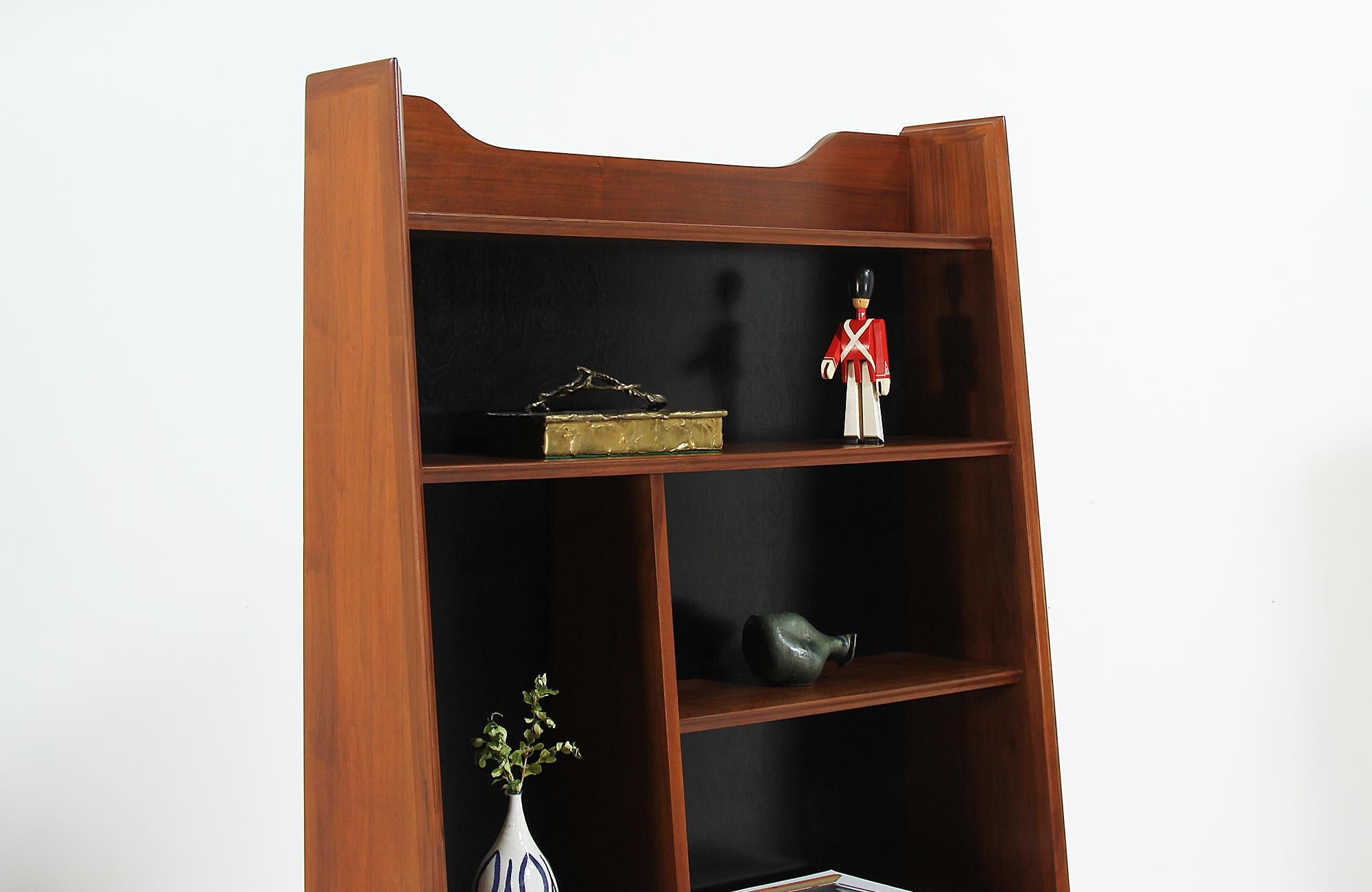 Merton L. Gershun Free-Standing Bookshelf for Dillingham In Excellent Condition In Los Angeles, CA