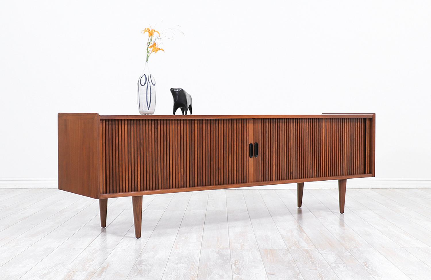 Merton L. Gershun Low Profile Tambour-Door Credenza for Dillingham In Excellent Condition In Los Angeles, CA