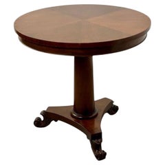 Mesa auxiliar clásica de estilo victoriano