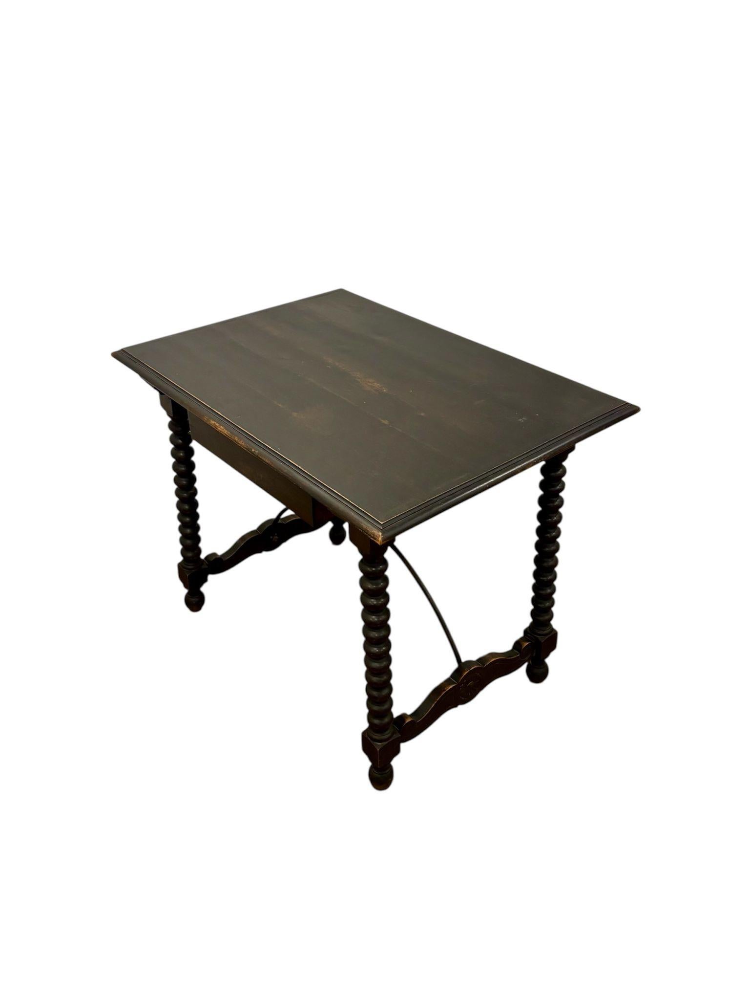 Mesa auxiliar española de estilo castellano im Angebot 4