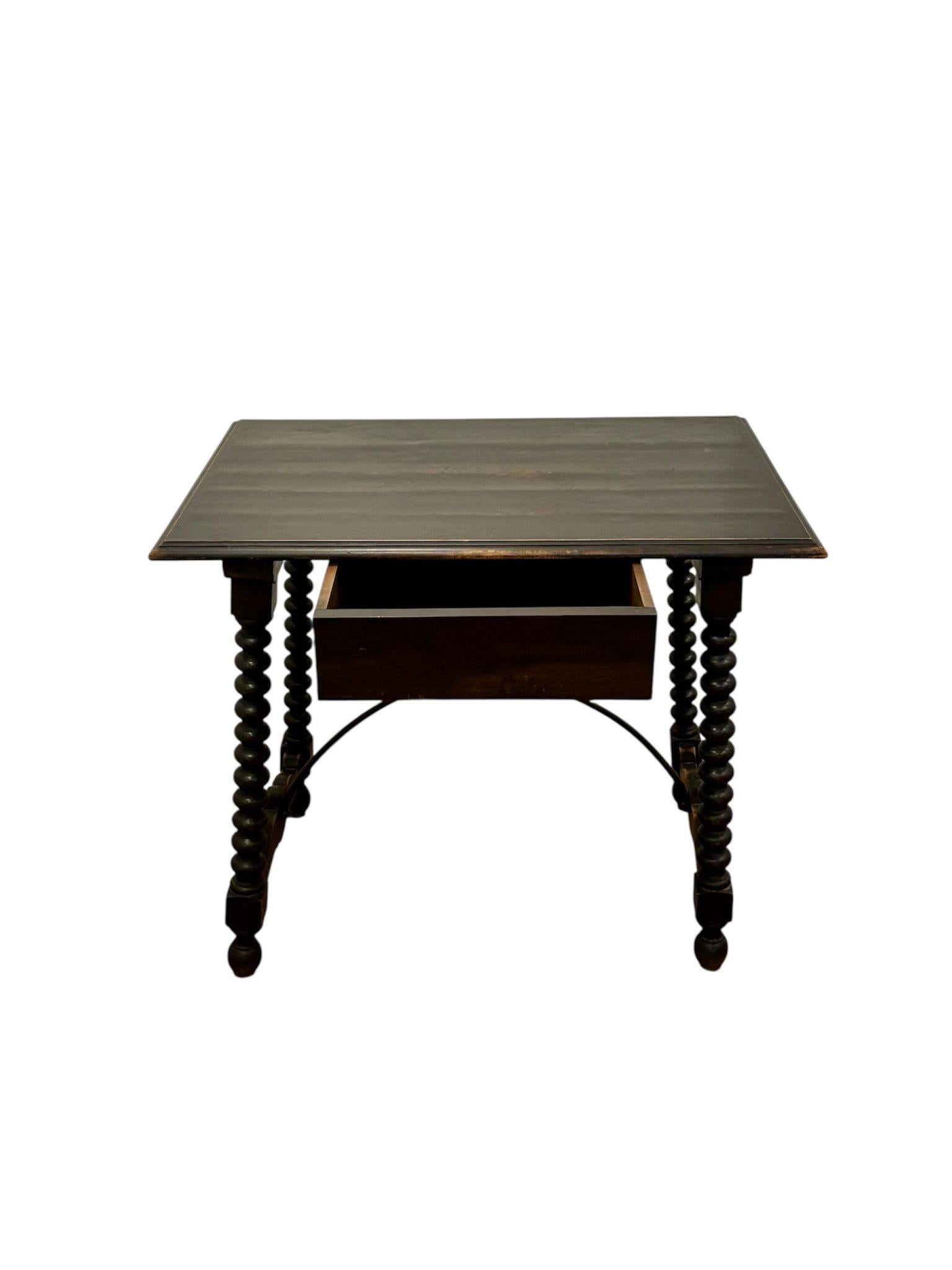Mesa auxiliar española de estilo castellano (Spanisch Kolonial) im Angebot