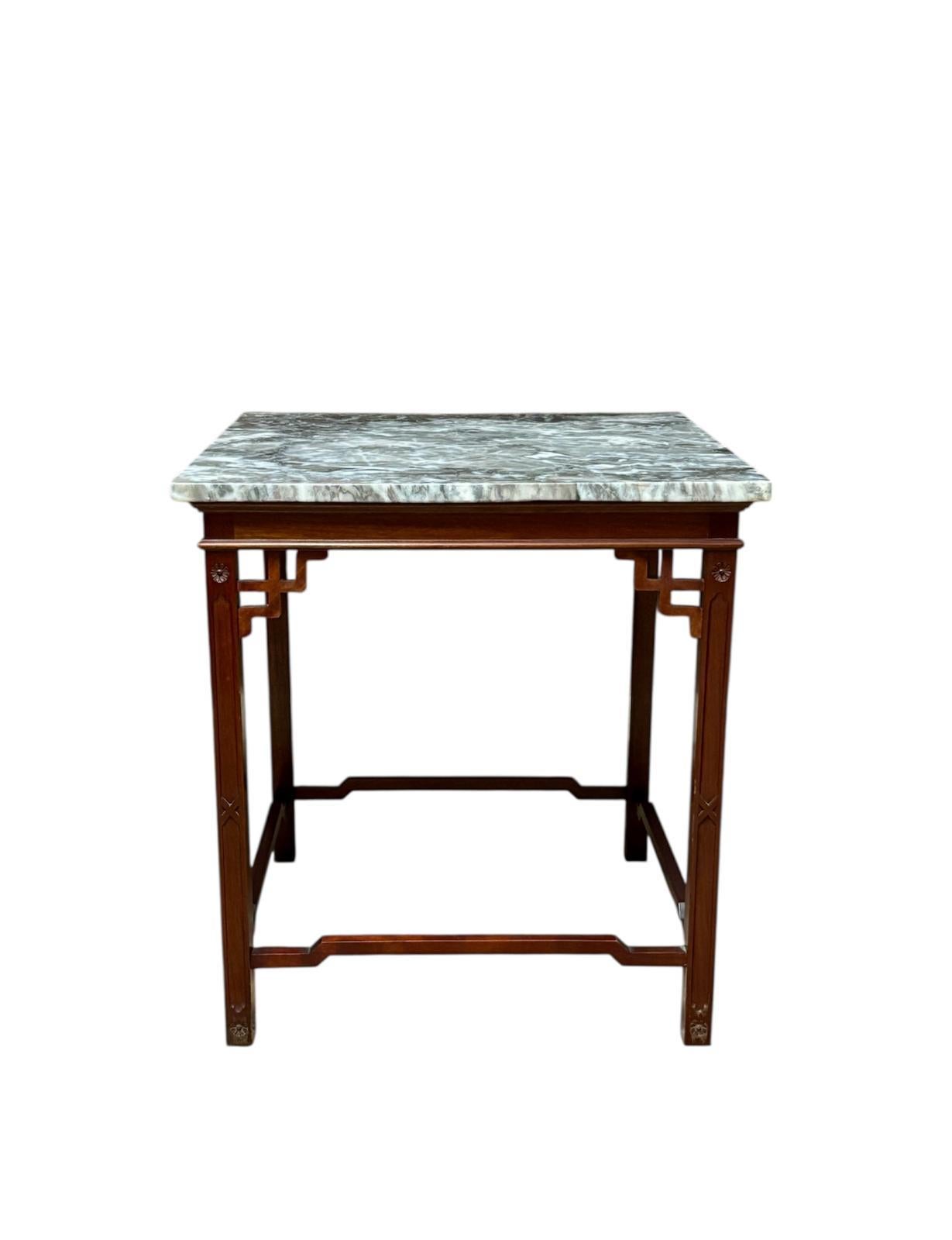 Mesa baja auxiliar de estilo chinoiserie in vendita 3