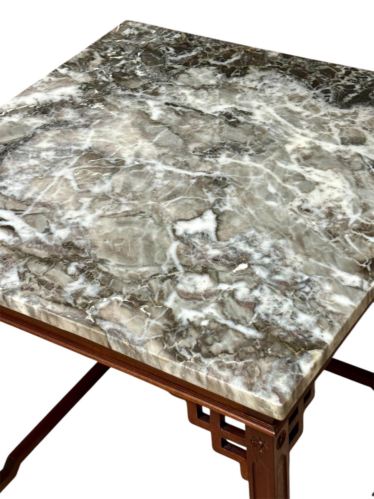Mesa baja auxiliar de estilo chinoiserie In condizioni buone in vendita a VALÈNCIA, ES