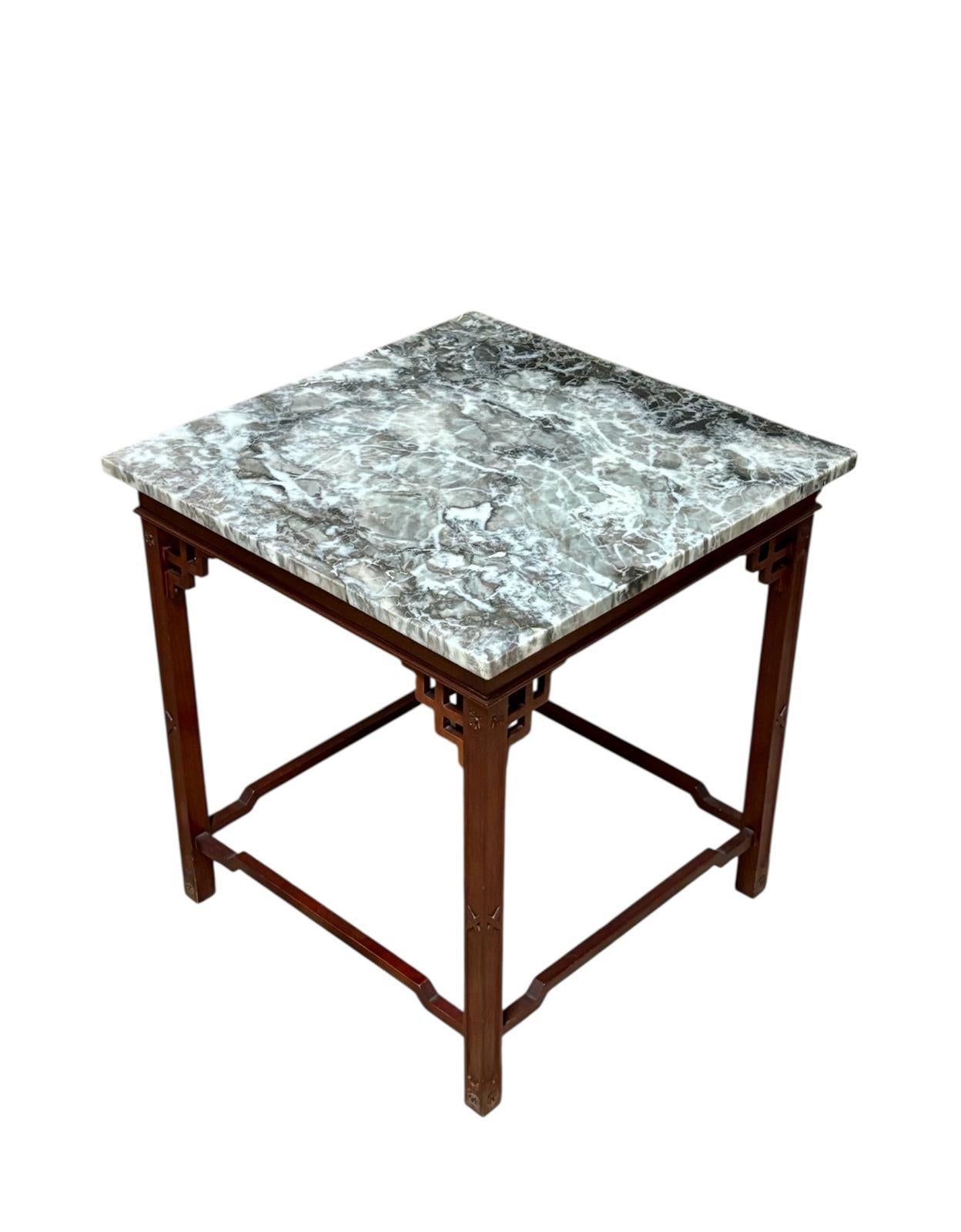 Mesa baja auxiliar de estilo chinoiserie in vendita 1