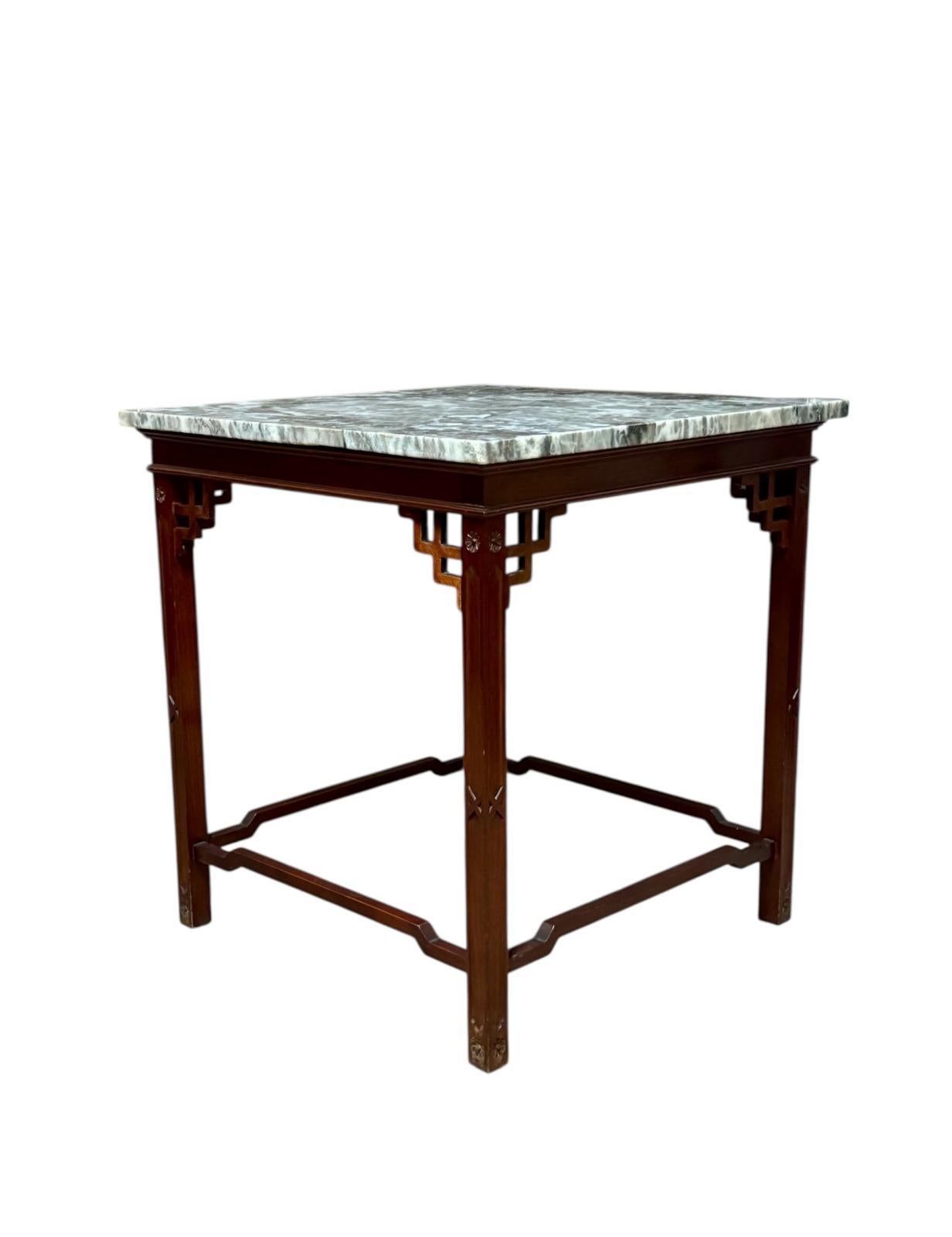 Mesa baja auxiliar de estilo chinoiserie in vendita 2