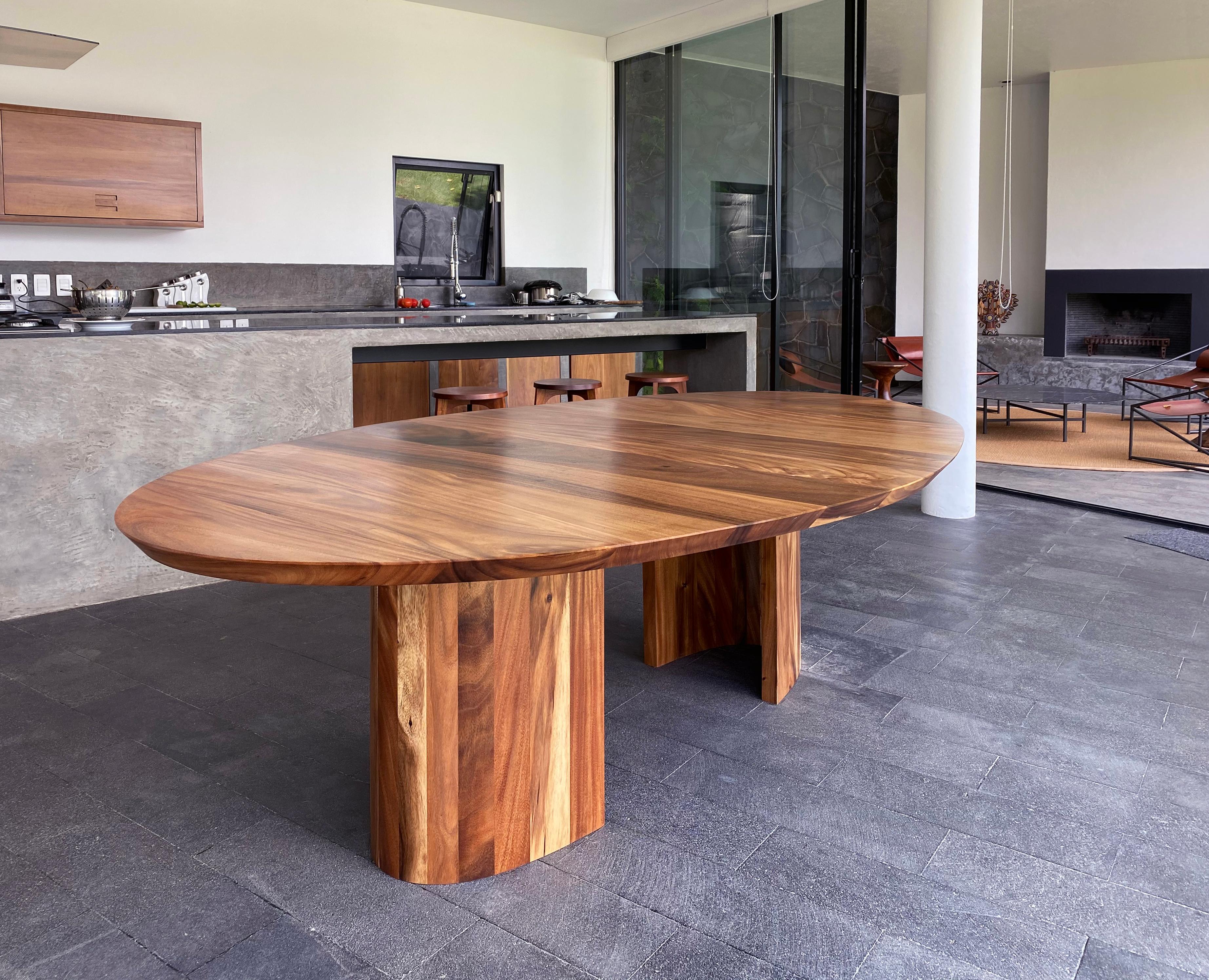 Contemporary dining table, a handcrafted design by Maria Beckmann. Pictured: Solid Tzalam wood. 
Type of wood and size is customizable.

Mesa Barlovento is available in multiple dimensions and materials:

Types of wood: Solid Spring Wood / Parota /