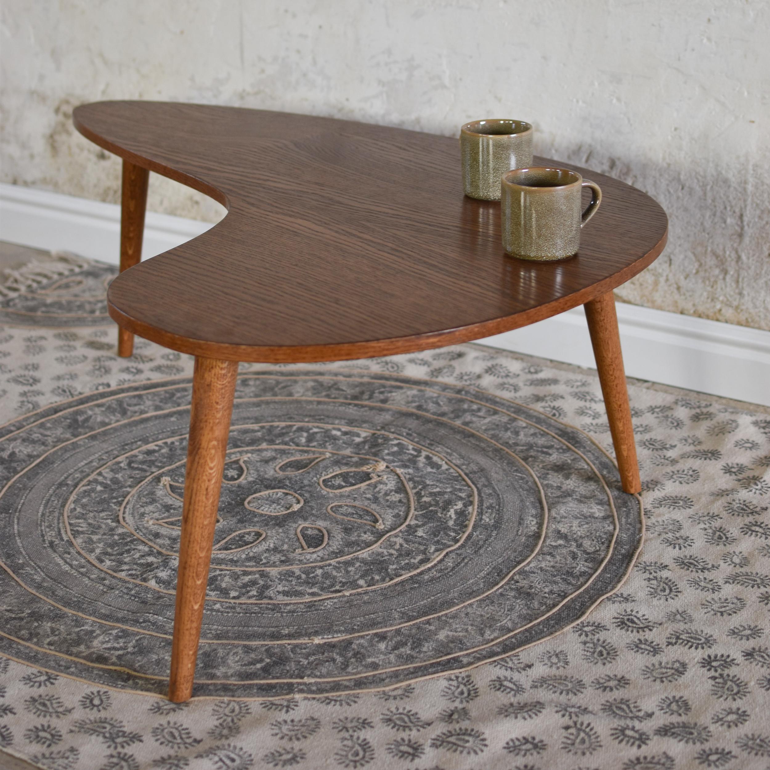 Table basse Mesa par Pastform
Dimensions : D 70 x L 120 x H 42 cm.
MATERIAL : Bois teinté et verni.

Disponible en différentes couleurs de bois : Whisky, Rhum, BPA, Nobel, Brandy, Schwarz et Natura. Veuillez nous contacter.

Le produit proposé est