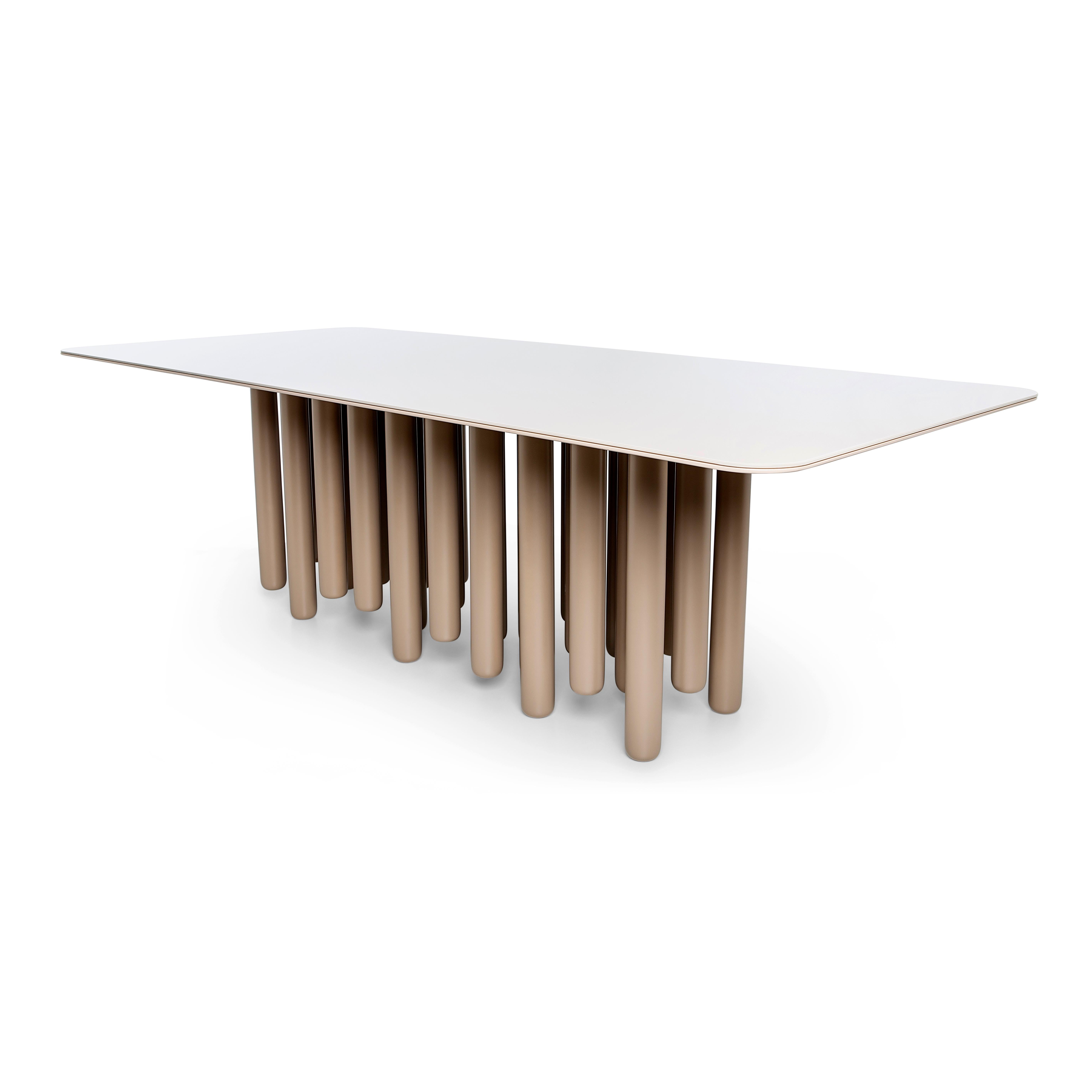 Modern Manô Dining Table For Sale