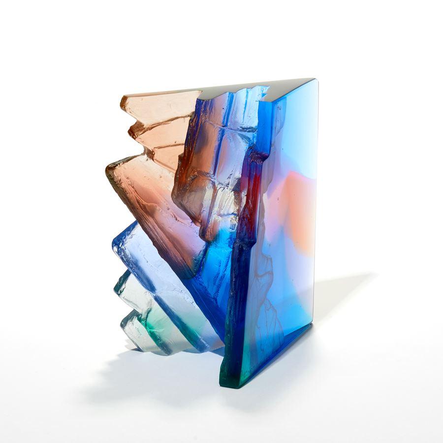 Organico moderno Mesa III, una scultura in vetro fuso con texture blu, rossa e rosa di Crispian Heath in vendita