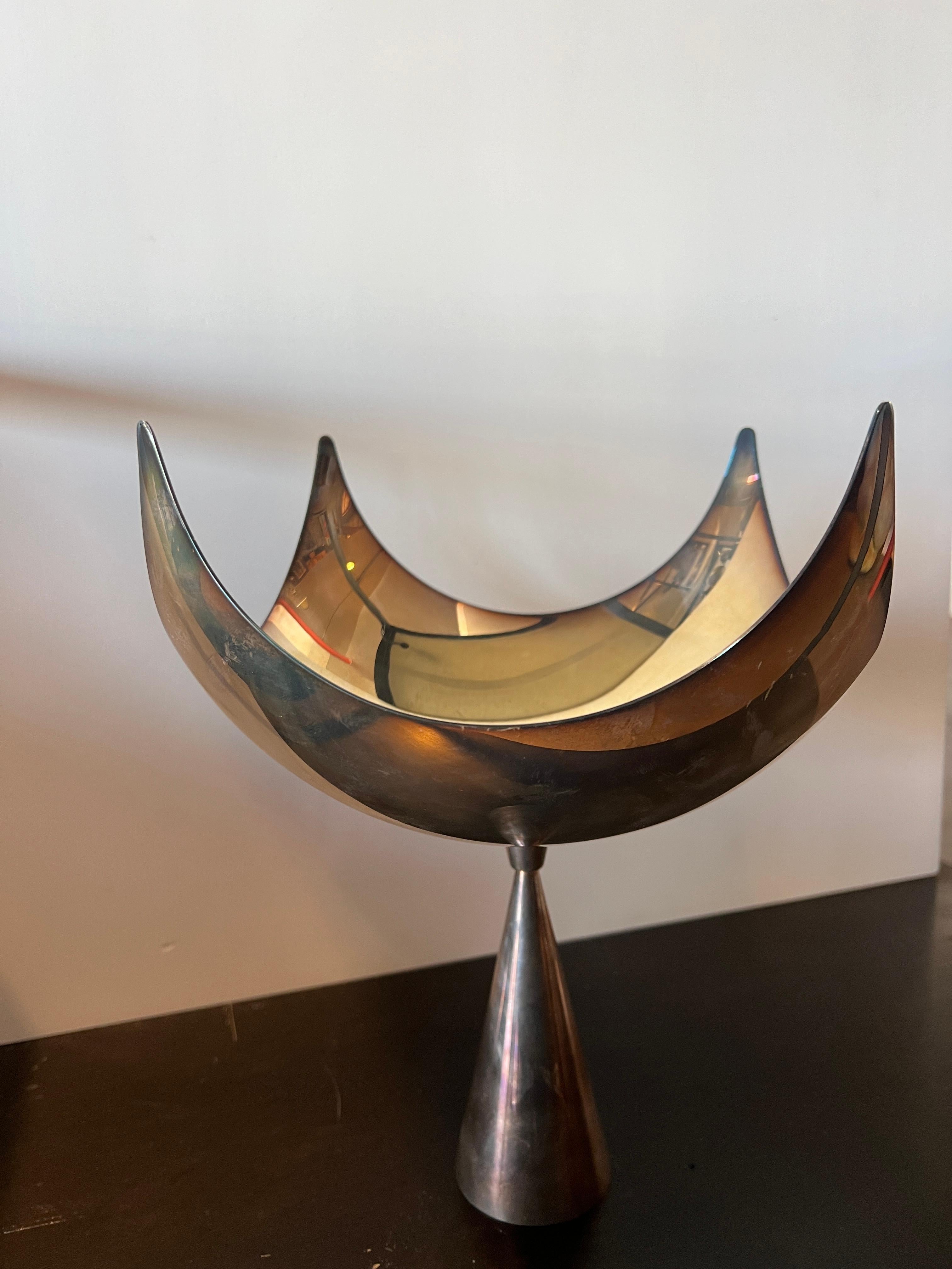 Sculptural mid-century modern silver bowl set upon a dynamic stem by Mesa. Has some patina and can easily be mirror polished.