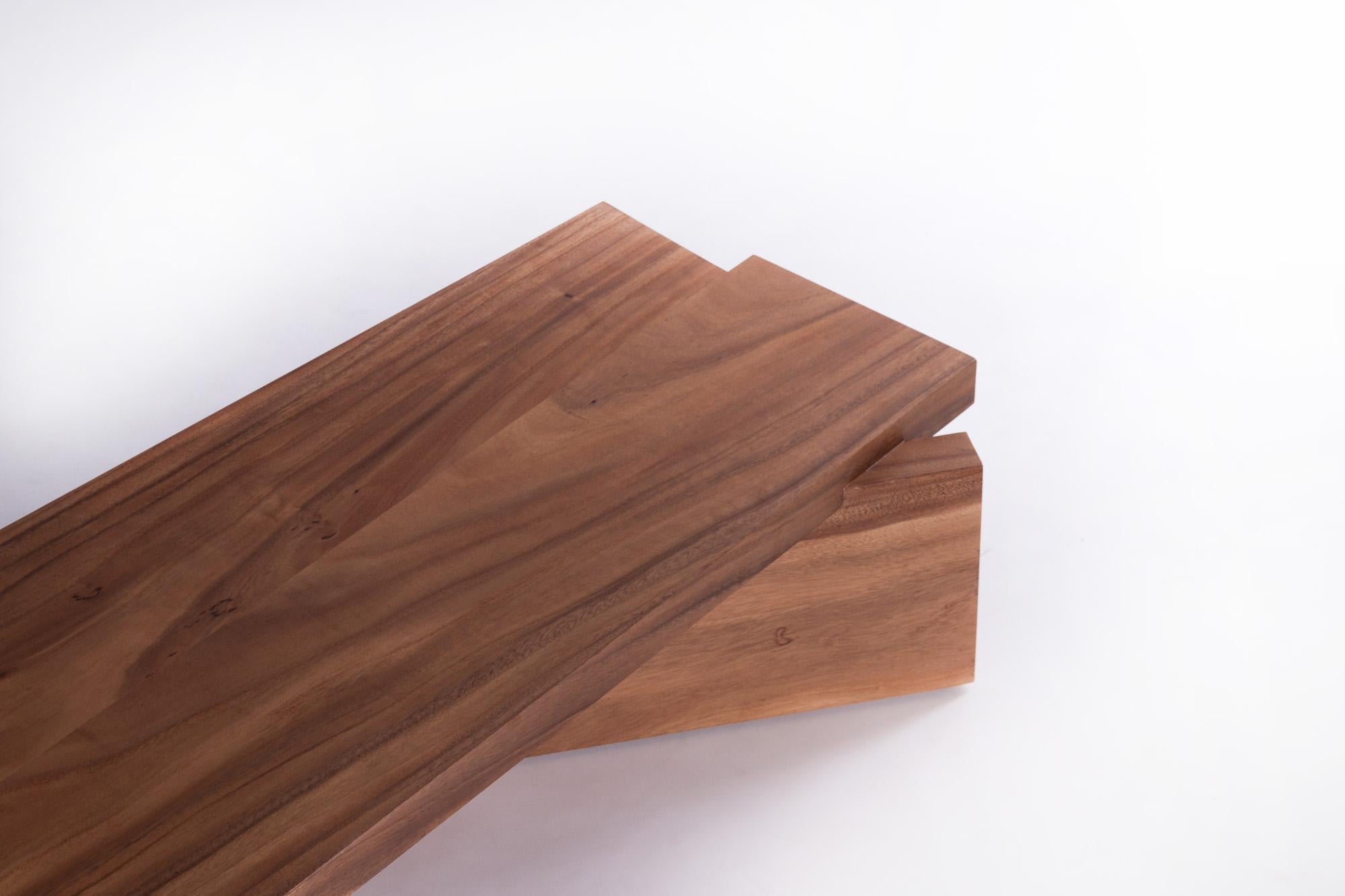 Mesa, niedriger Tisch aus natürlichem Acacia-Holz (Holzarbeit) im Angebot