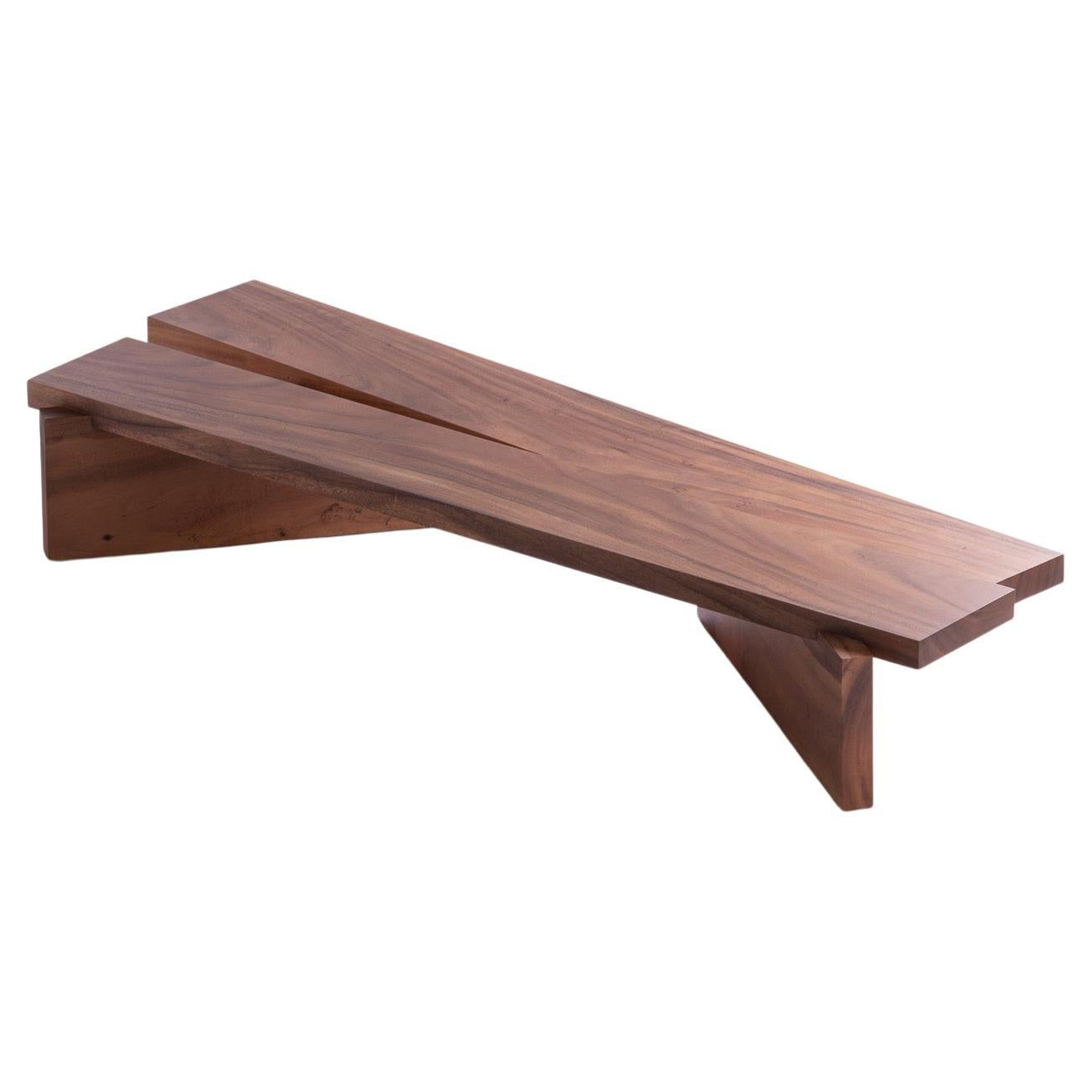 Mesa, niedriger Tisch aus natürlichem Acacia-Holz im Angebot