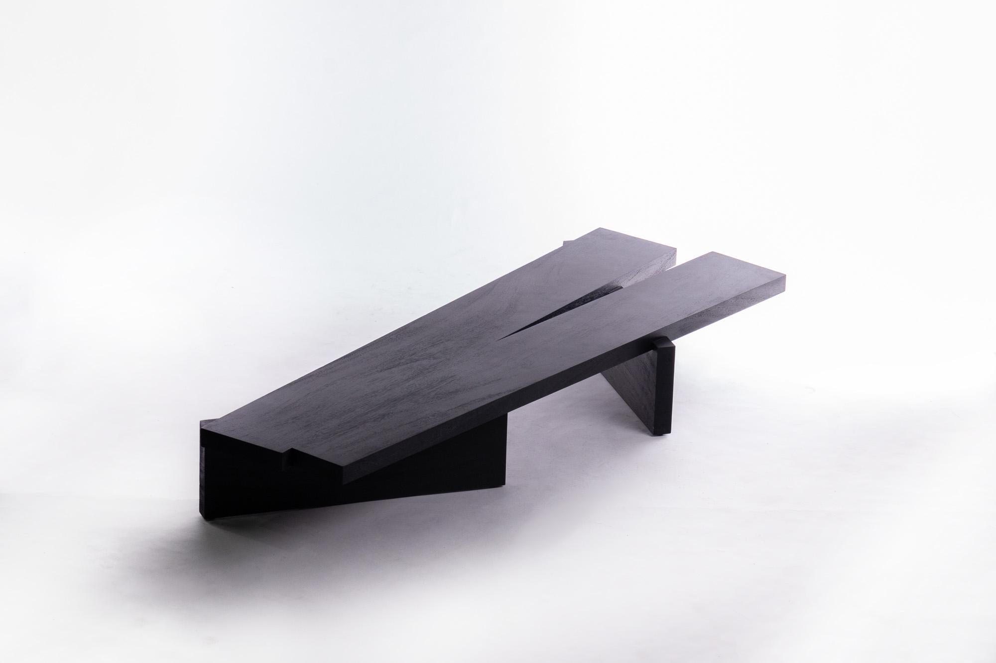 Tavolo basso Mesa, legno grezzo nero di Wood Wood In condizioni Nuovo in vendita a Chiangmai, TH