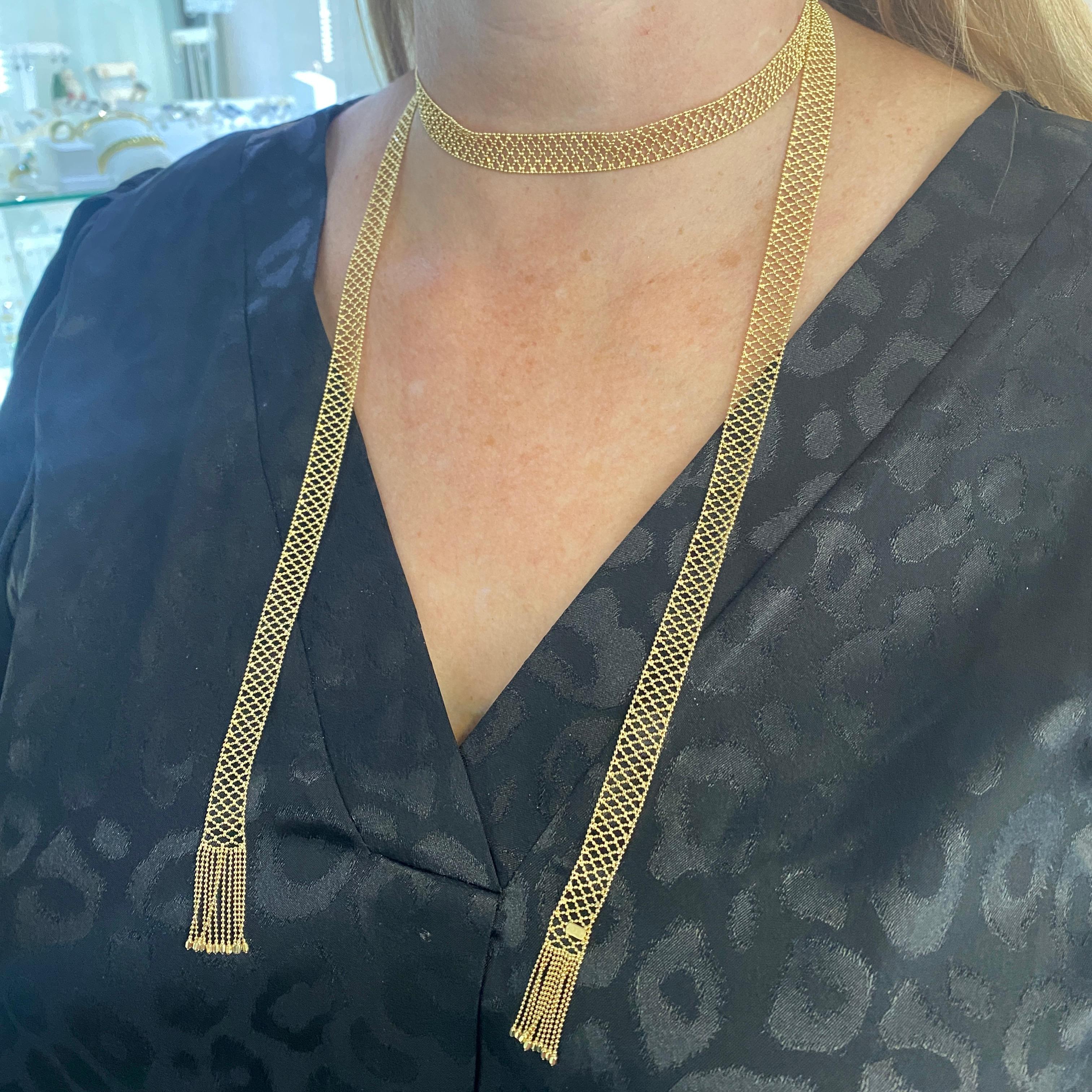 Mesh-Schal Halskette, gewebt, 18 K Gold, viele Optionen für das Tragen, 43,5 x 6 Zoll  im Zustand „Neu“ im Angebot in Austin, TX