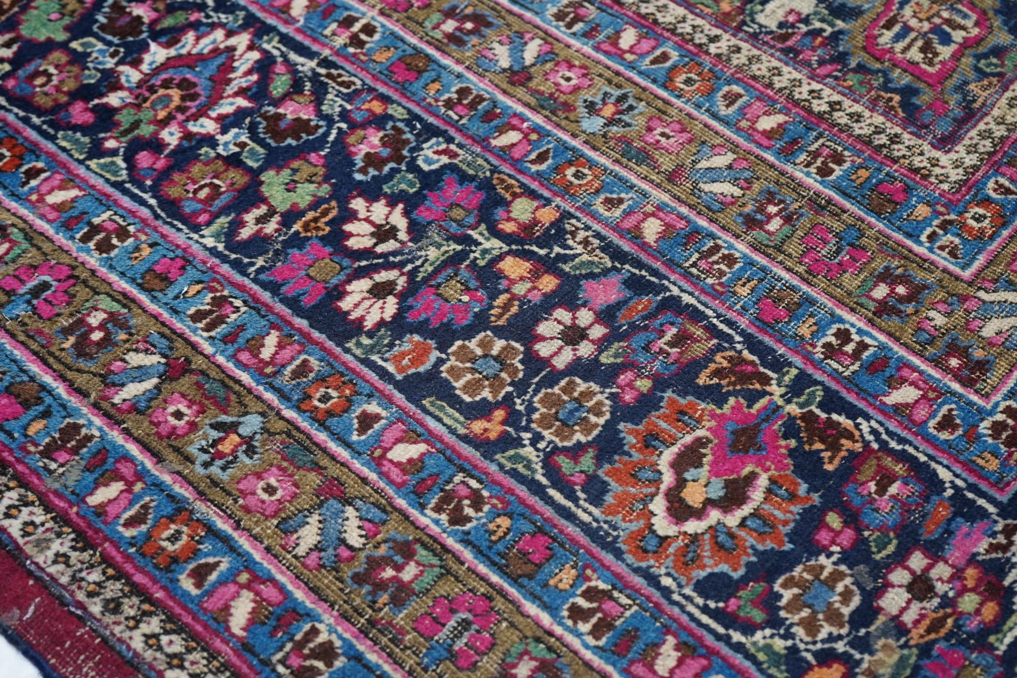 Vintage Meshad Rug 10'4'' x 13'10'' In Excellent Condition For Sale In New York, NY
