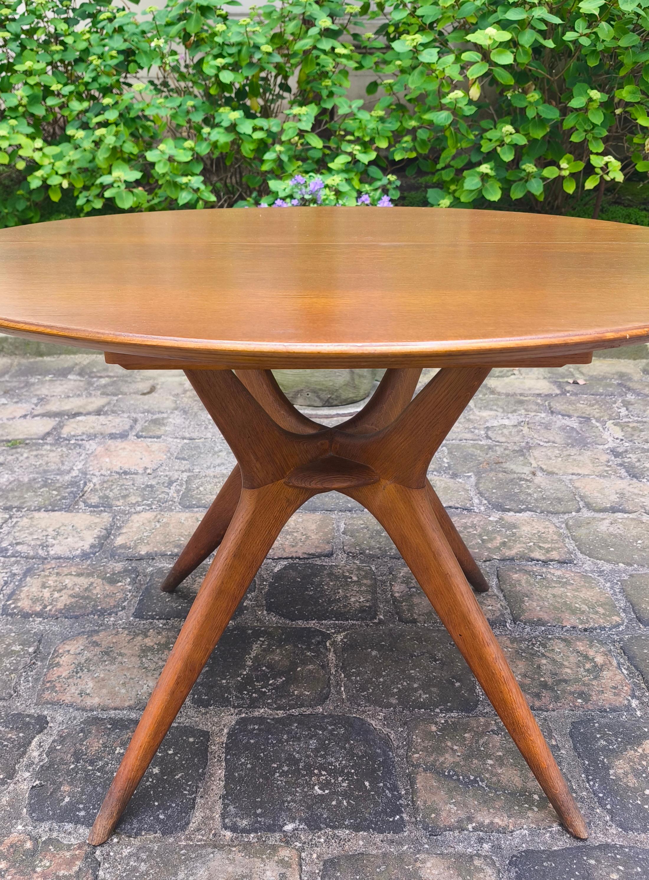 Table de salle à manger en chêne maillé attribuée à Ico Parisi, années 1960 en vente 1