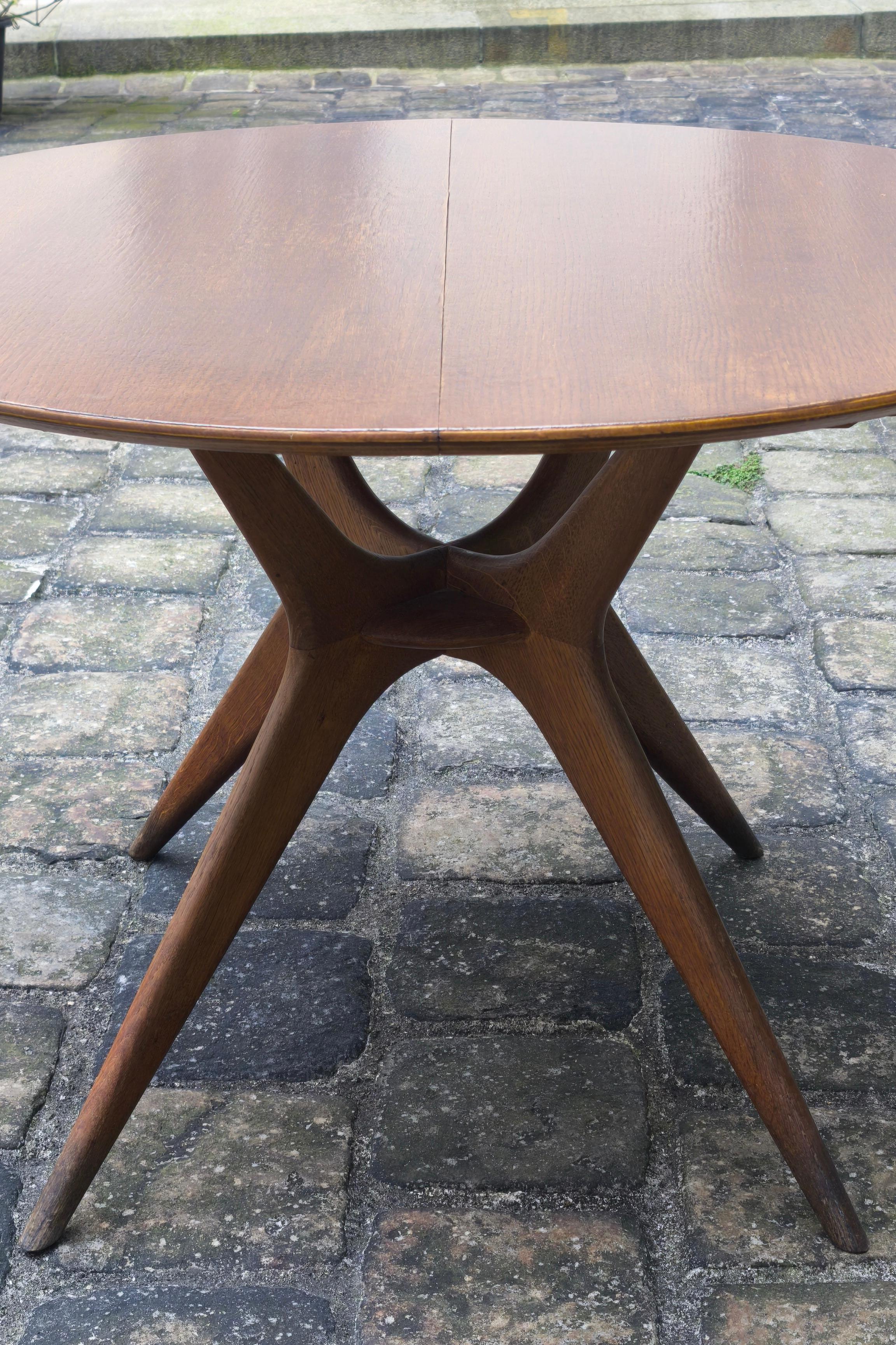 Table de salle à manger en chêne maillé attribuée à Ico Parisi, années 1960 en vente 2