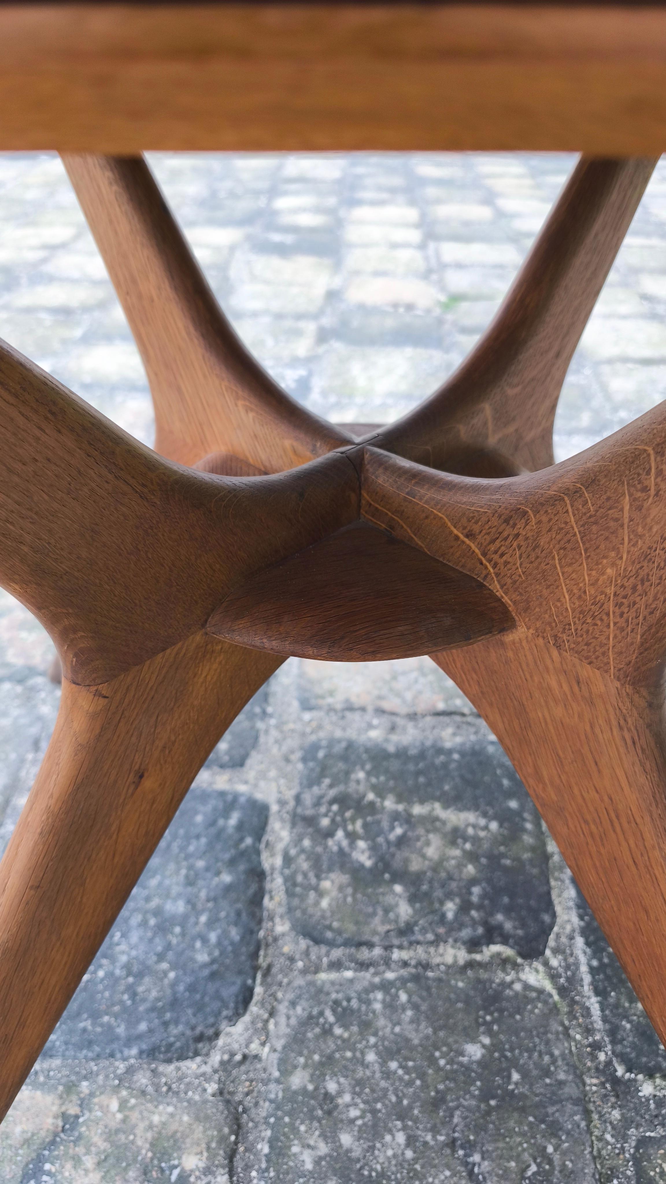 Table de salle à manger en chêne maillé attribuée à Ico Parisi, années 1960 en vente 3