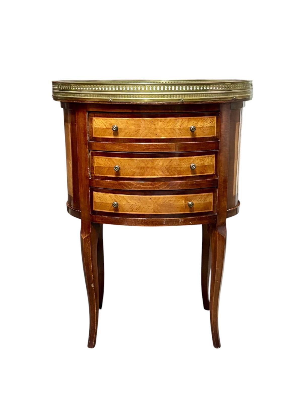 Mid-20th Century Mesita de apoyo española de estilo Luis XVI For Sale