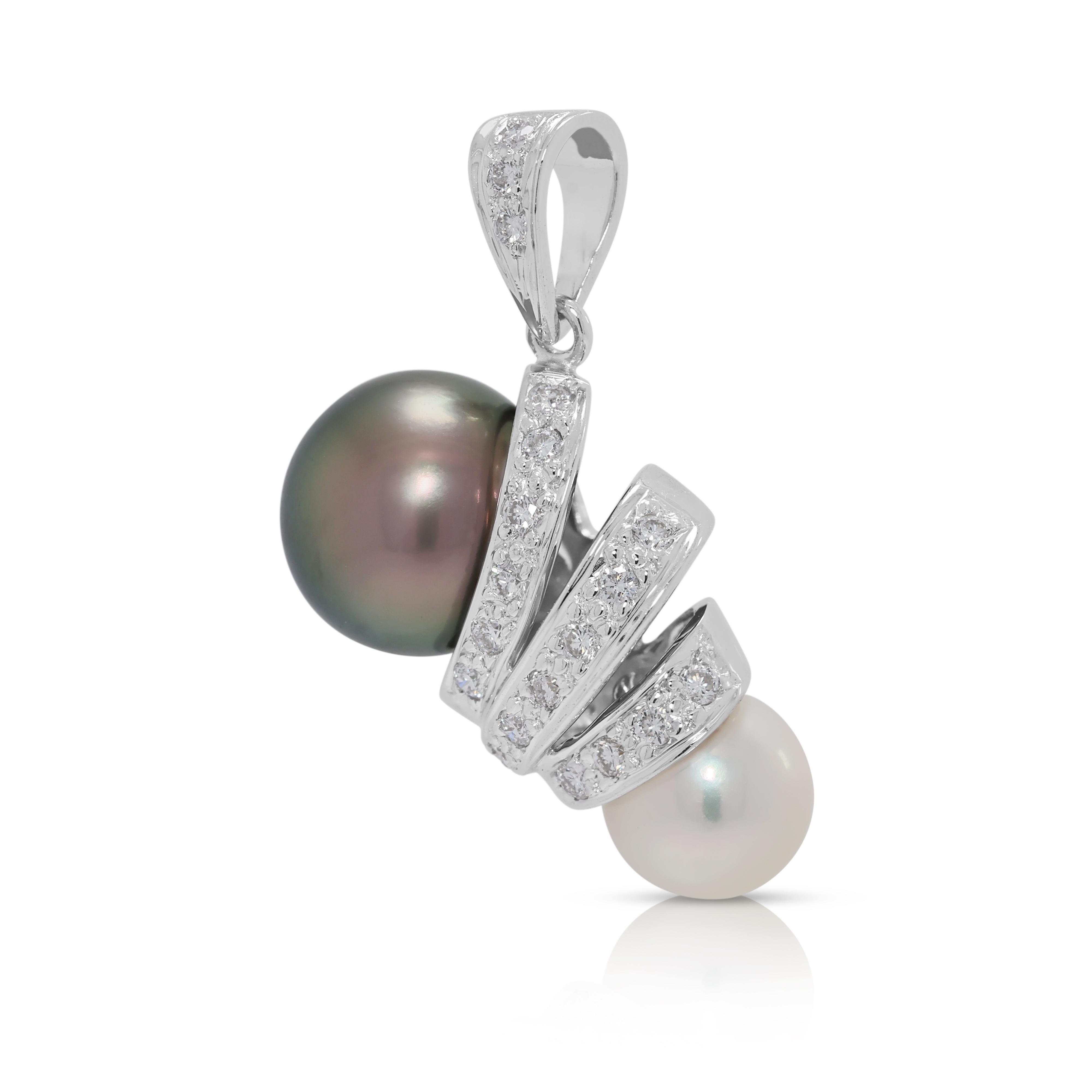Taille ronde Pendentif en or blanc 18 carats avec deux perles et un diamant Nature de 0,19ct en vente