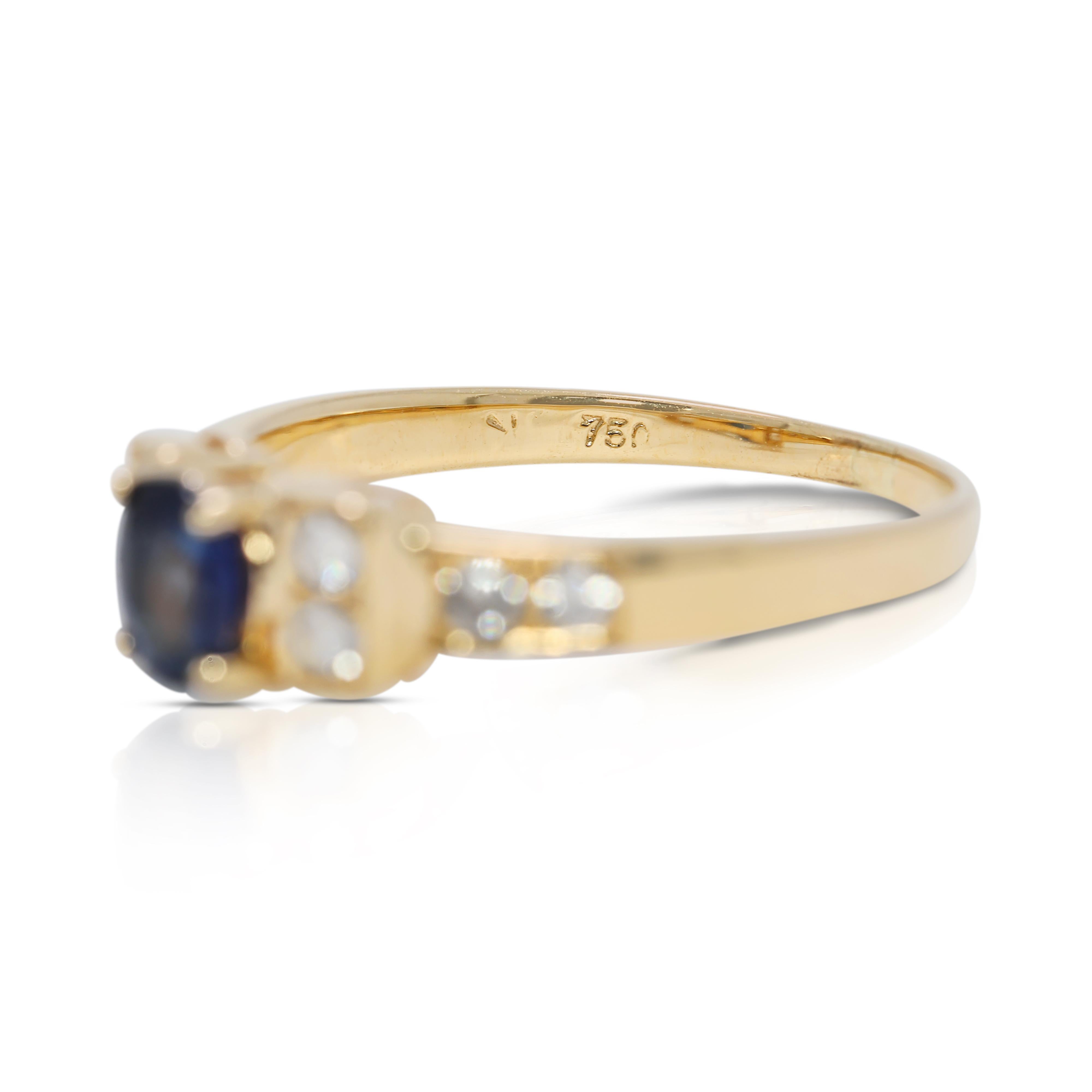 Mesmerizing 0.34ct Sapphire & Natural Diamond Ring in 18K Yellow Gold en Excelente estado para la venta en רמת גן, IL