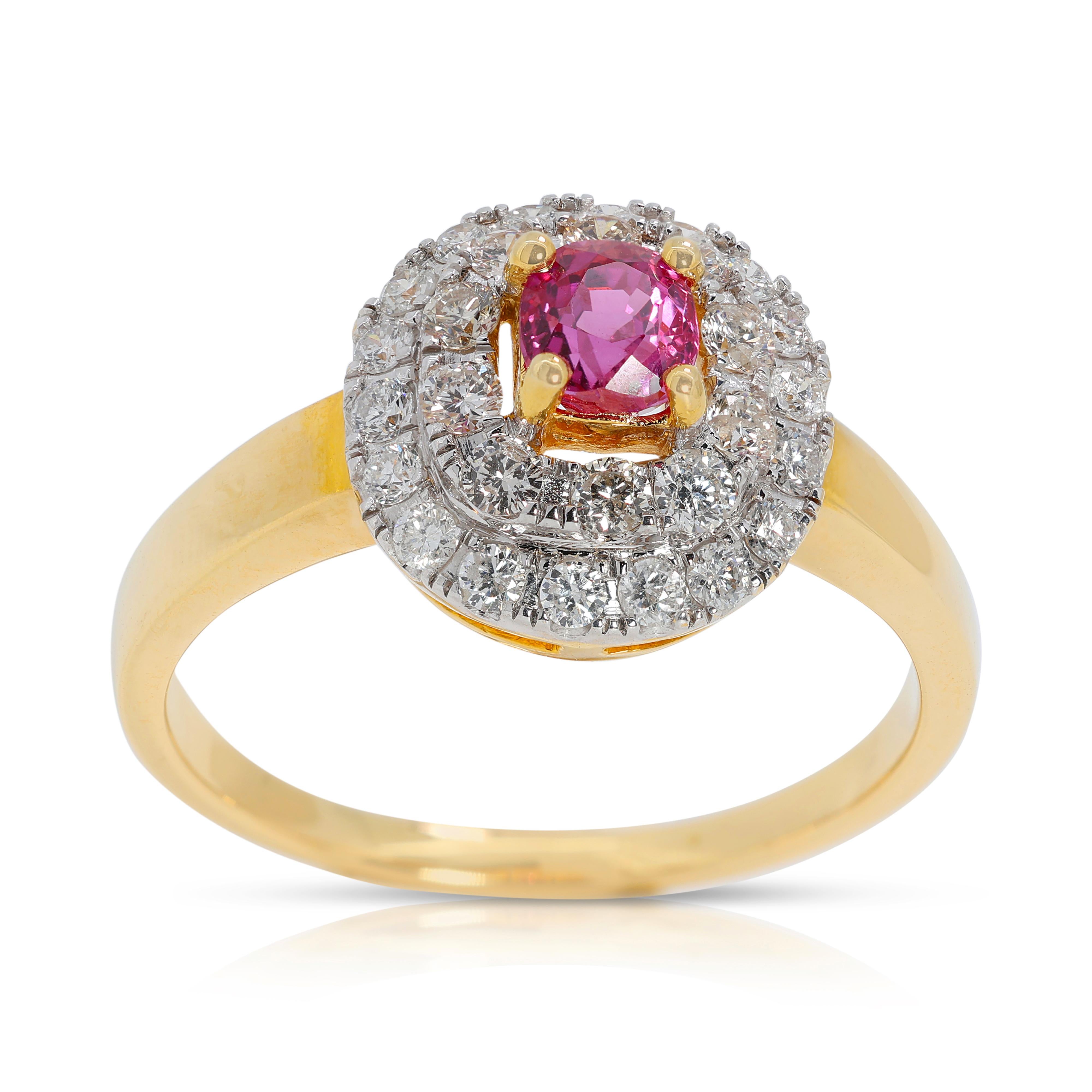 Incredibile anello di rubino da 0,65 carati con diamanti naturali in oro giallo 18 carati in vendita 1