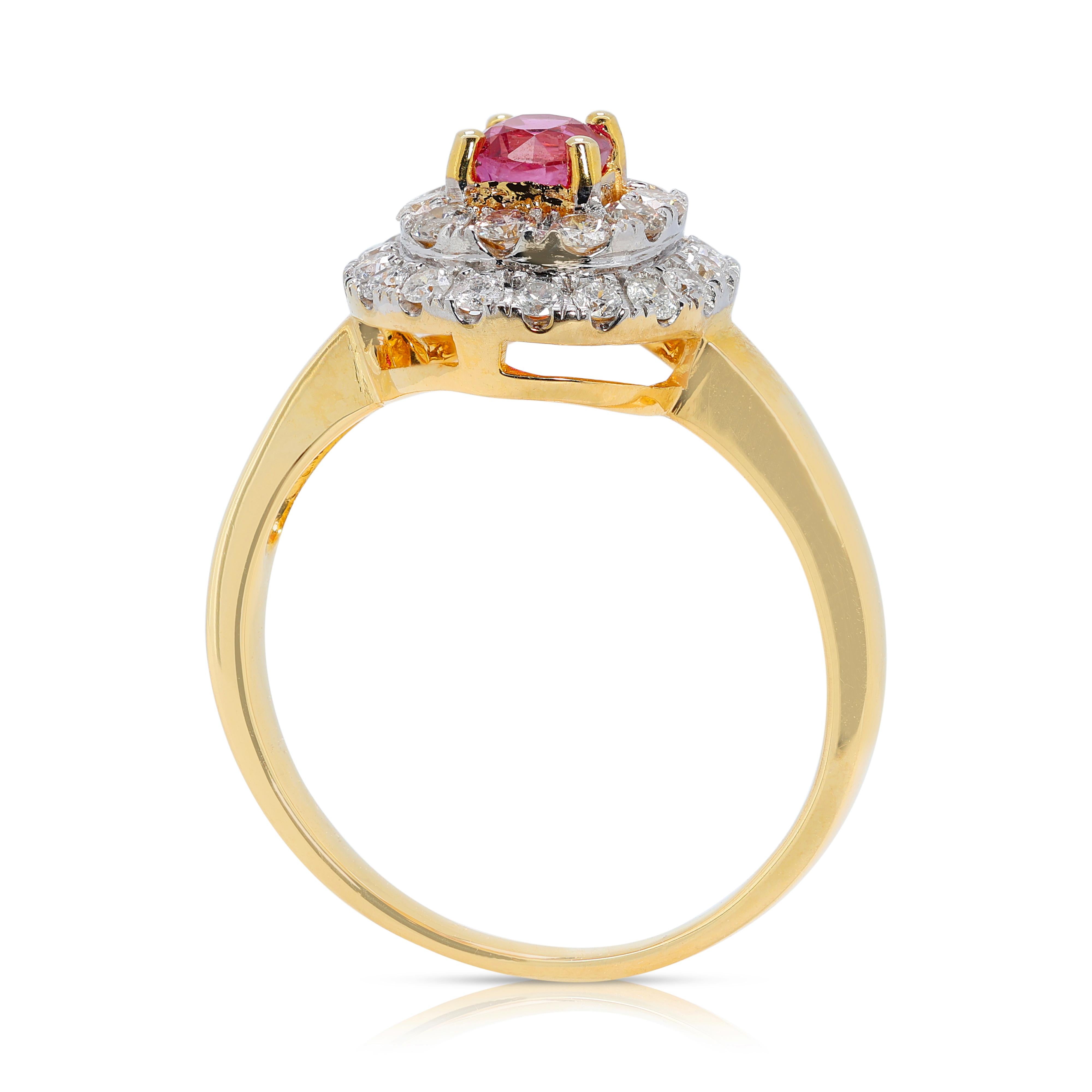 Incredibile anello di rubino da 0,65 carati con diamanti naturali in oro giallo 18 carati in vendita 2