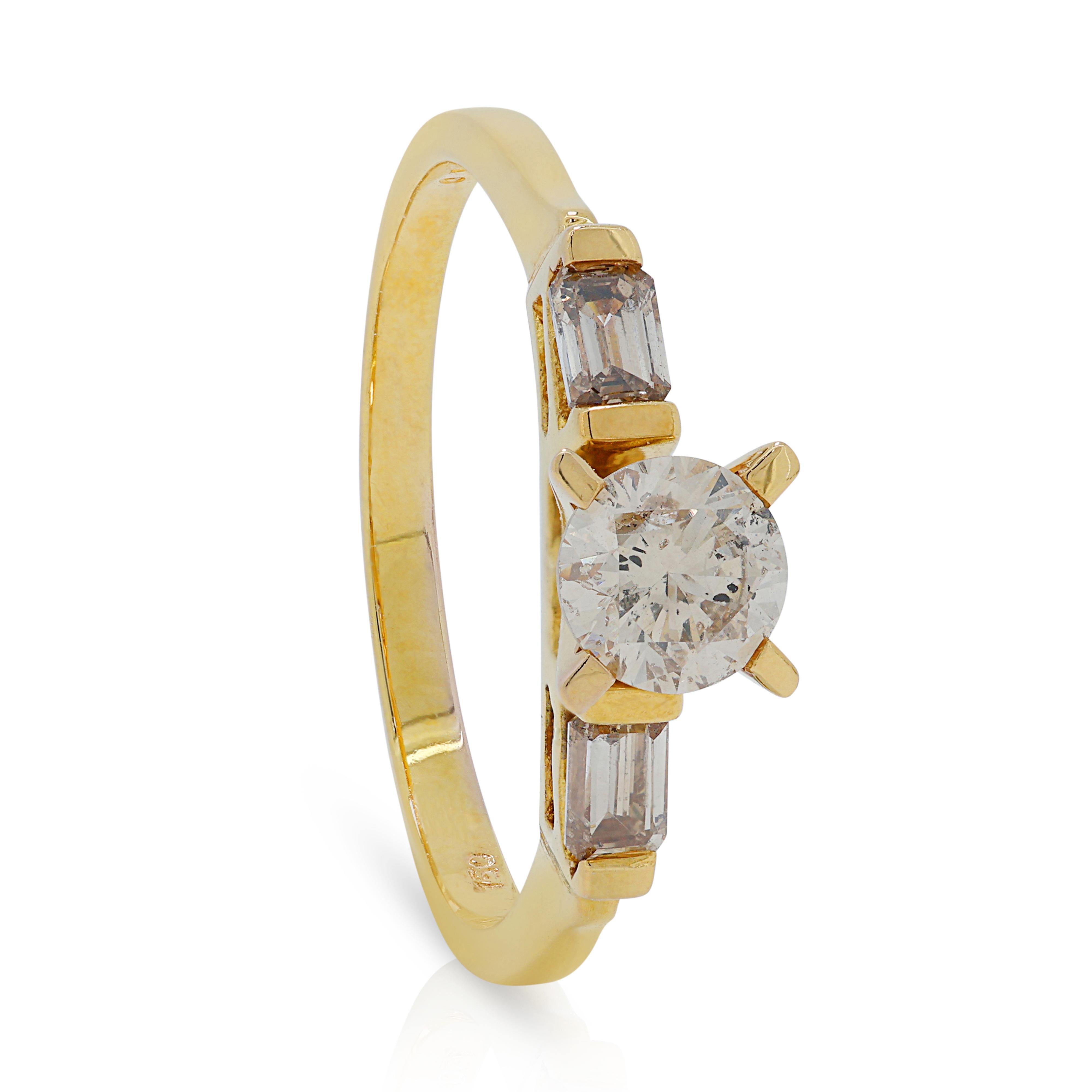 Mesmerizing 0.67ct Diamonds Three Stone Ring in 18K Yellow Gold For Sale 2