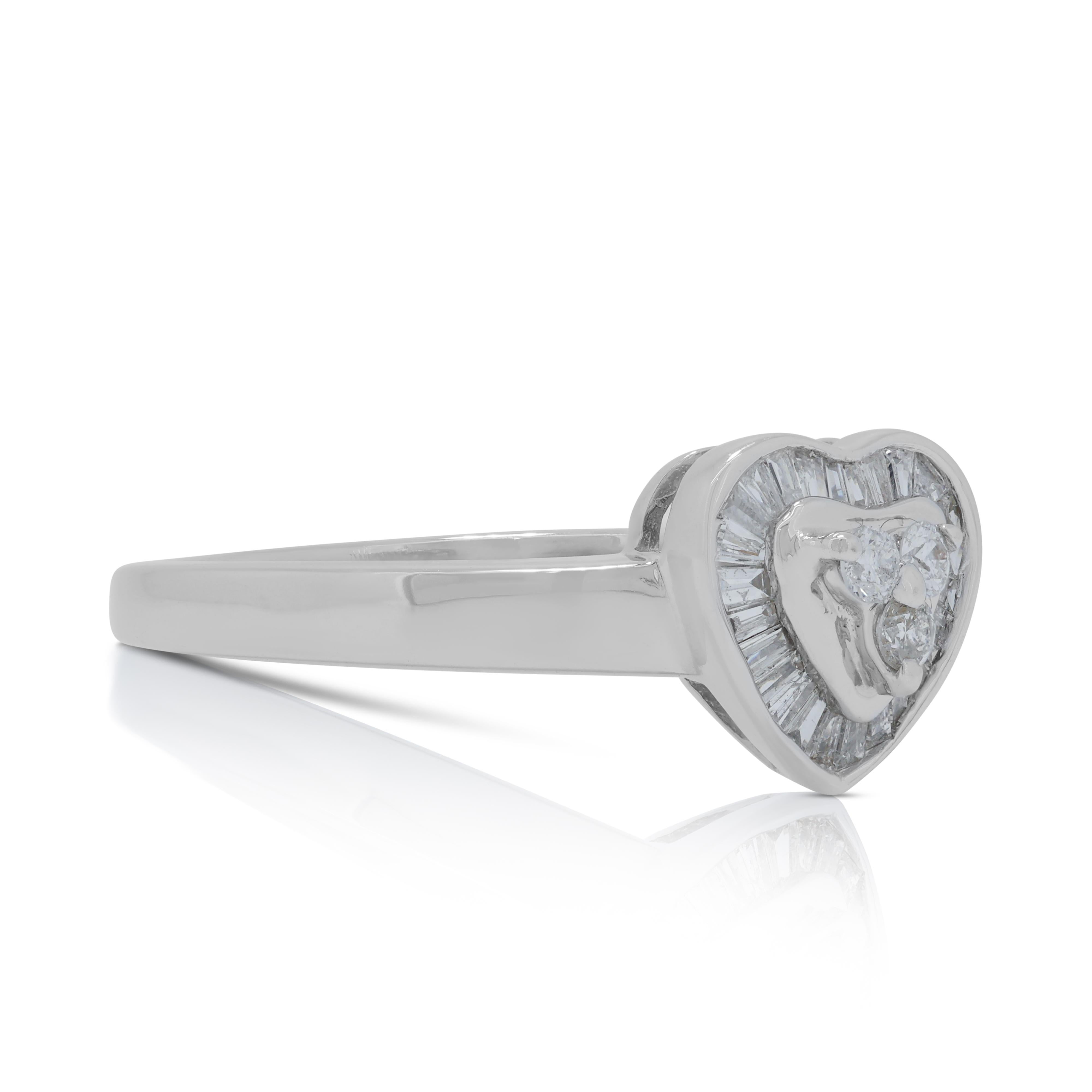 Mesmerizing 0.70ct Diamonds-Shaped Ring in oro bianco 18K In condizioni ottime in vendita a רמת גן, IL