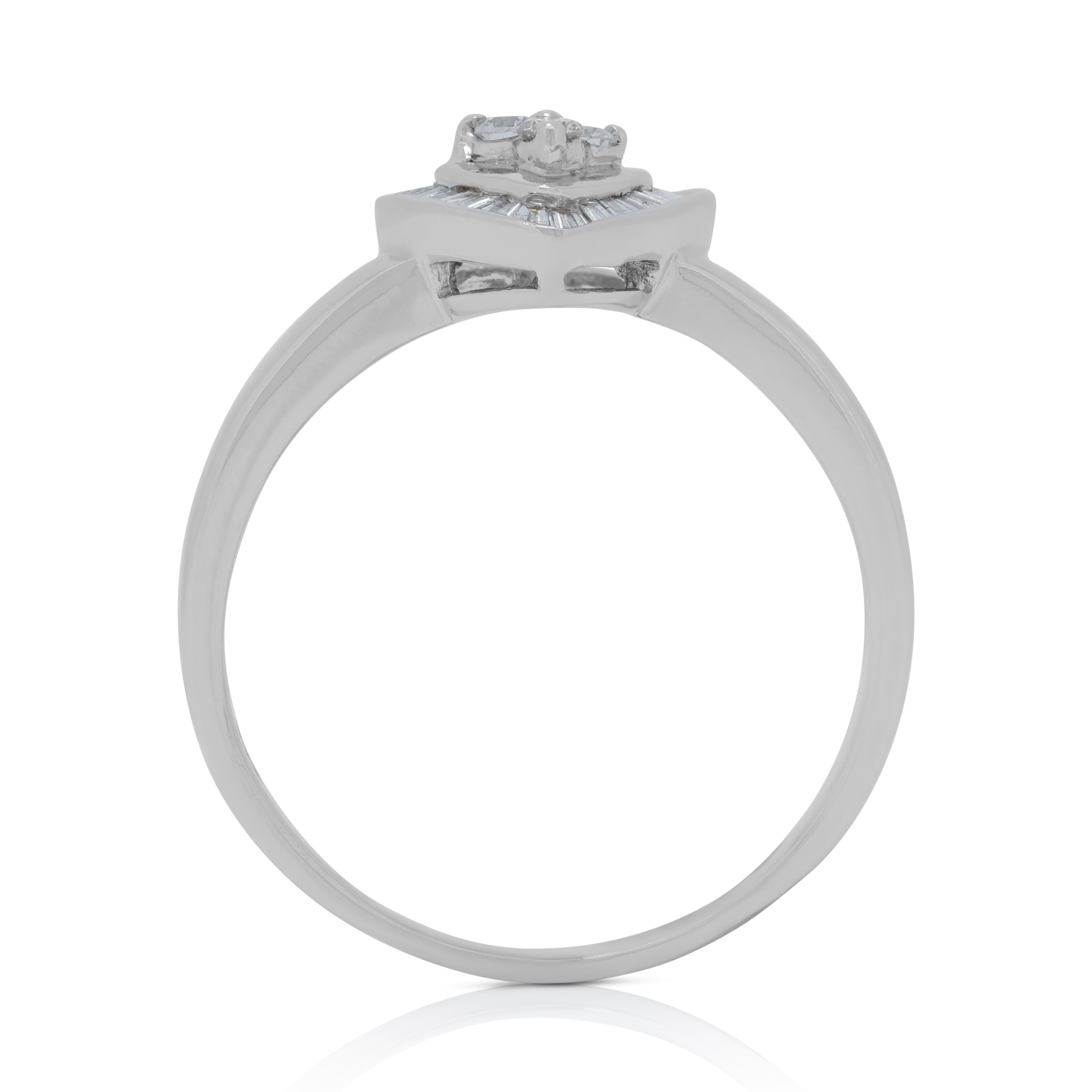 Donna Mesmerizing 0.70ct Diamonds-Shaped Ring in oro bianco 18K in vendita