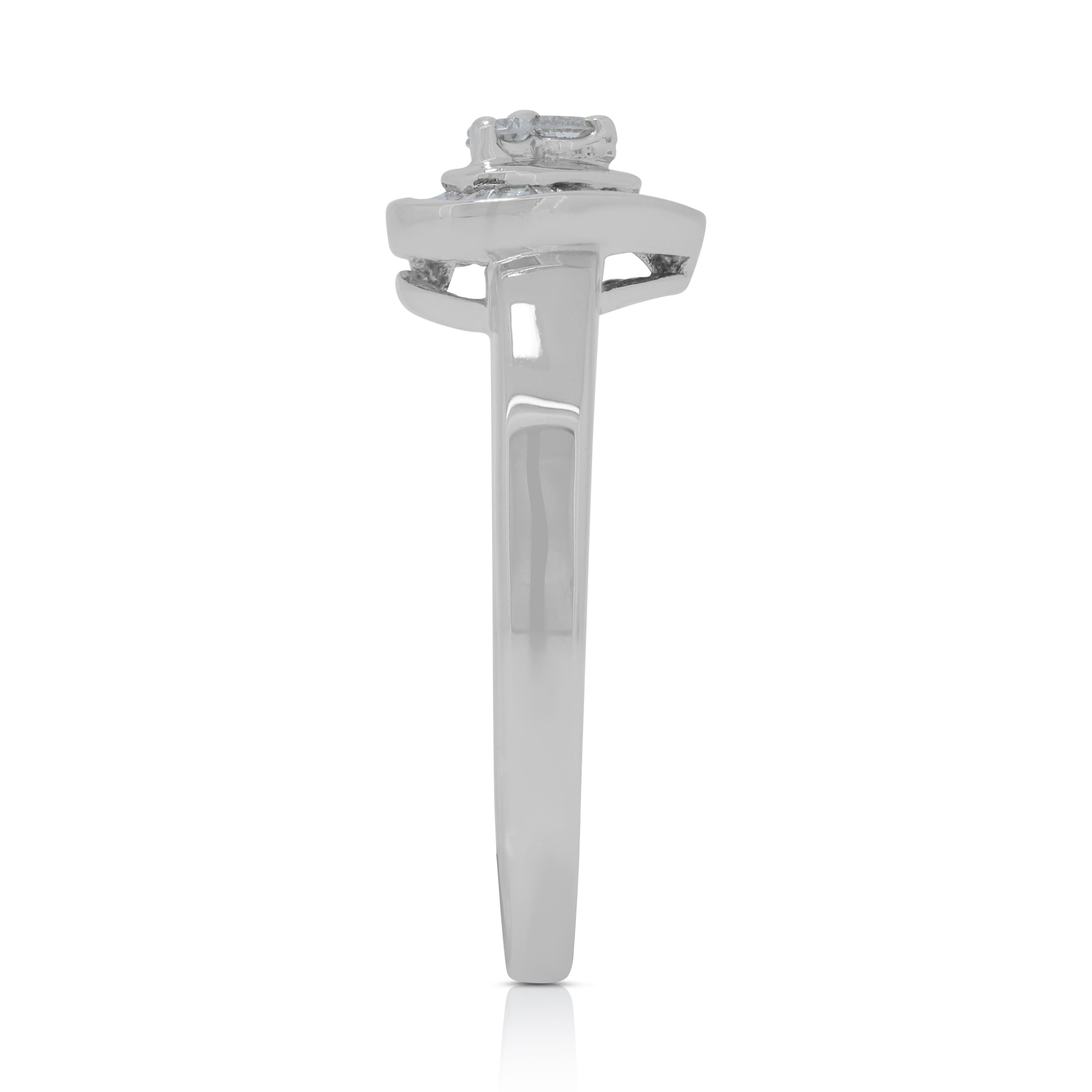 Mesmerizing 0.70ct Diamonds-Shaped Ring in oro bianco 18K in vendita 1