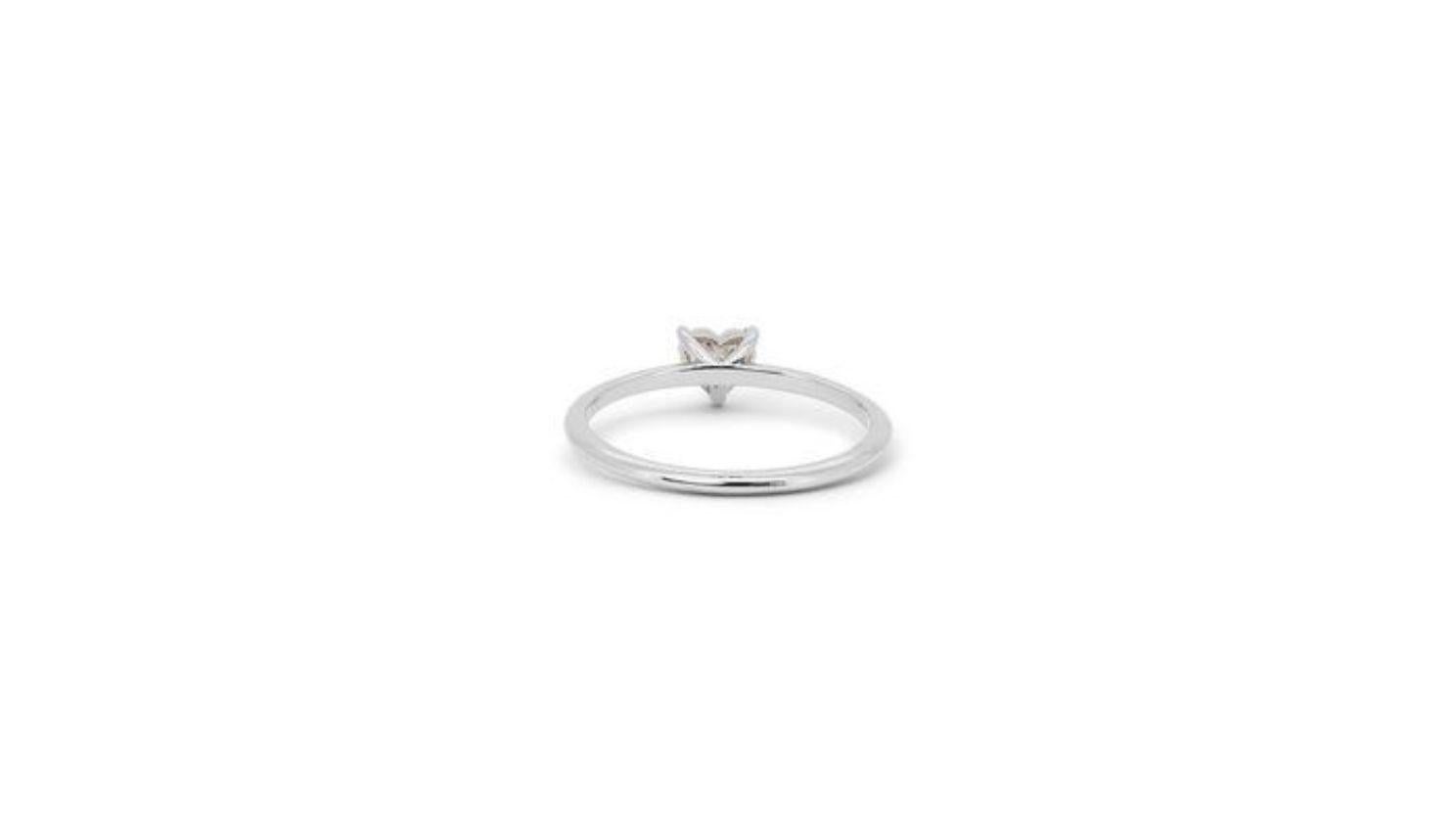 Mesmerizing 0.70ct Heart Brilliant Diamond Ring set in 18K White Gold For Sale 1
