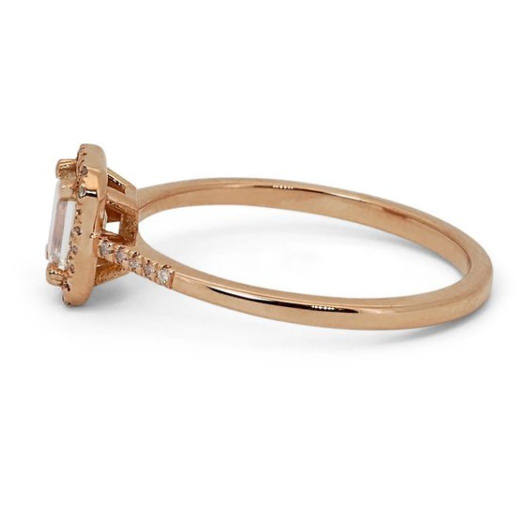 Women's Mesmerizing 0.7ct Emerald Diamond Ring in 18K Rose Gold For Sale