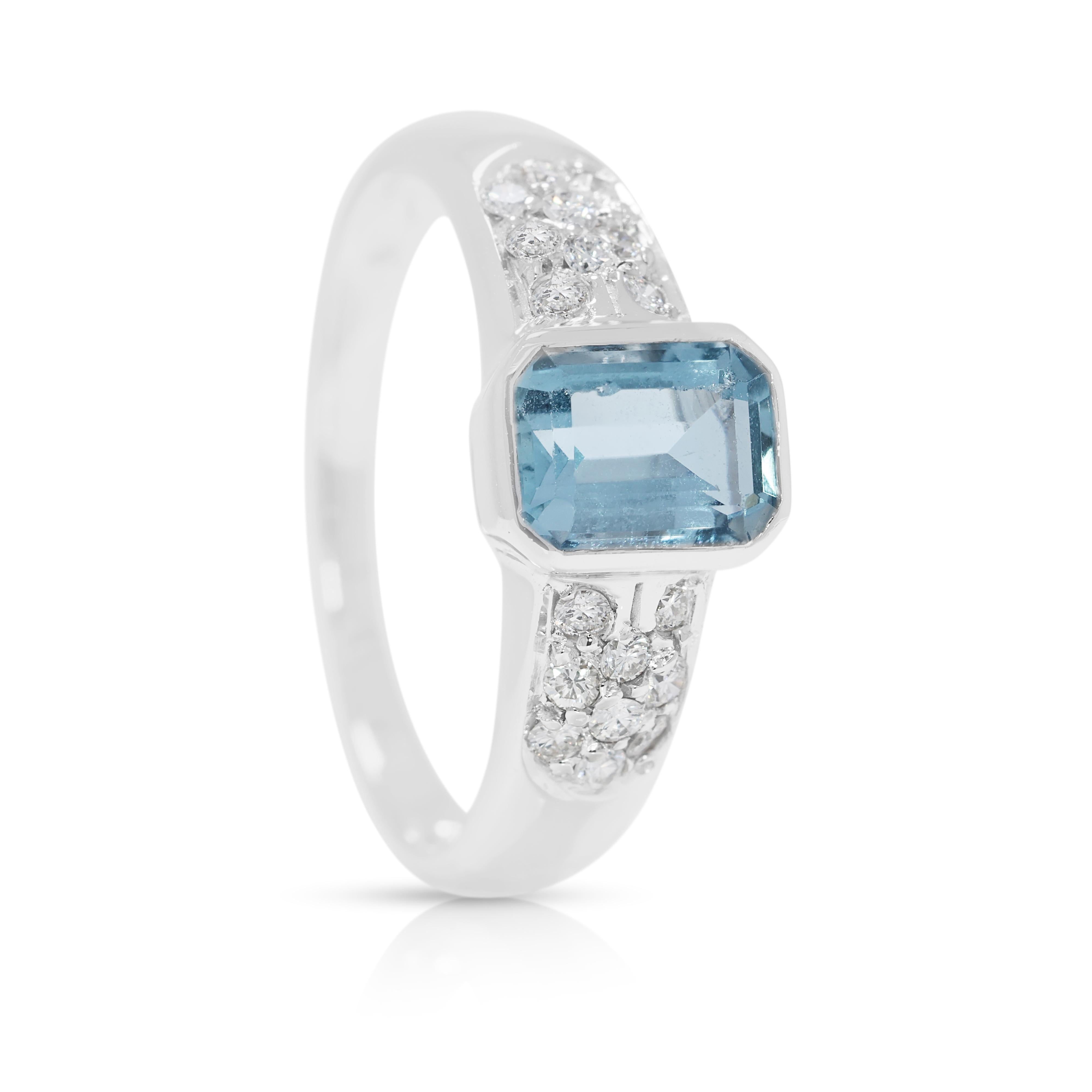 Mesmerizing 1.18ct Aquamarine & Natural Diamond Ring in 18K White Gold For Sale 1