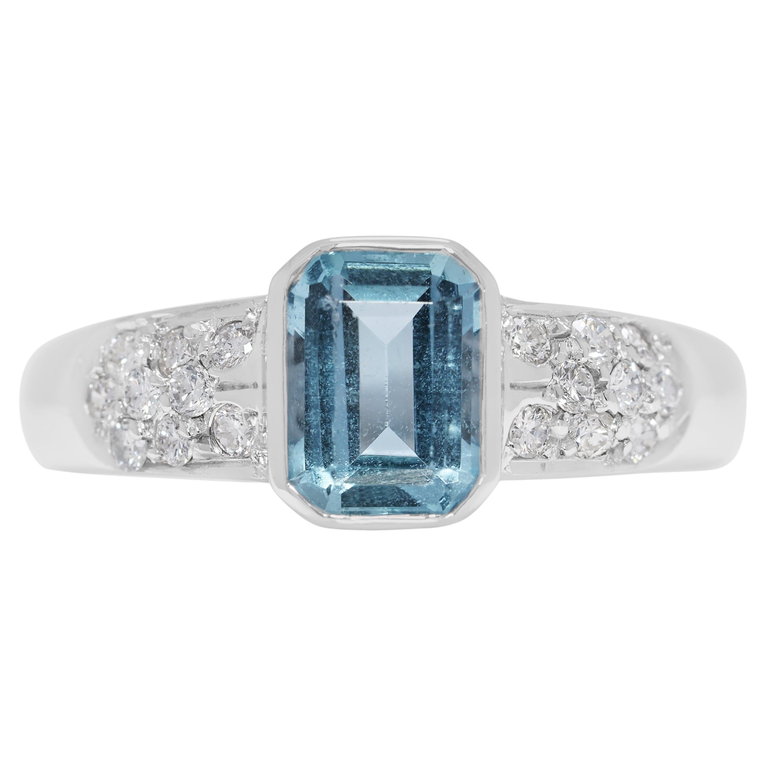 Mesmerizing 1.18ct Aquamarine & Natural Diamond Ring in 18K White Gold For Sale