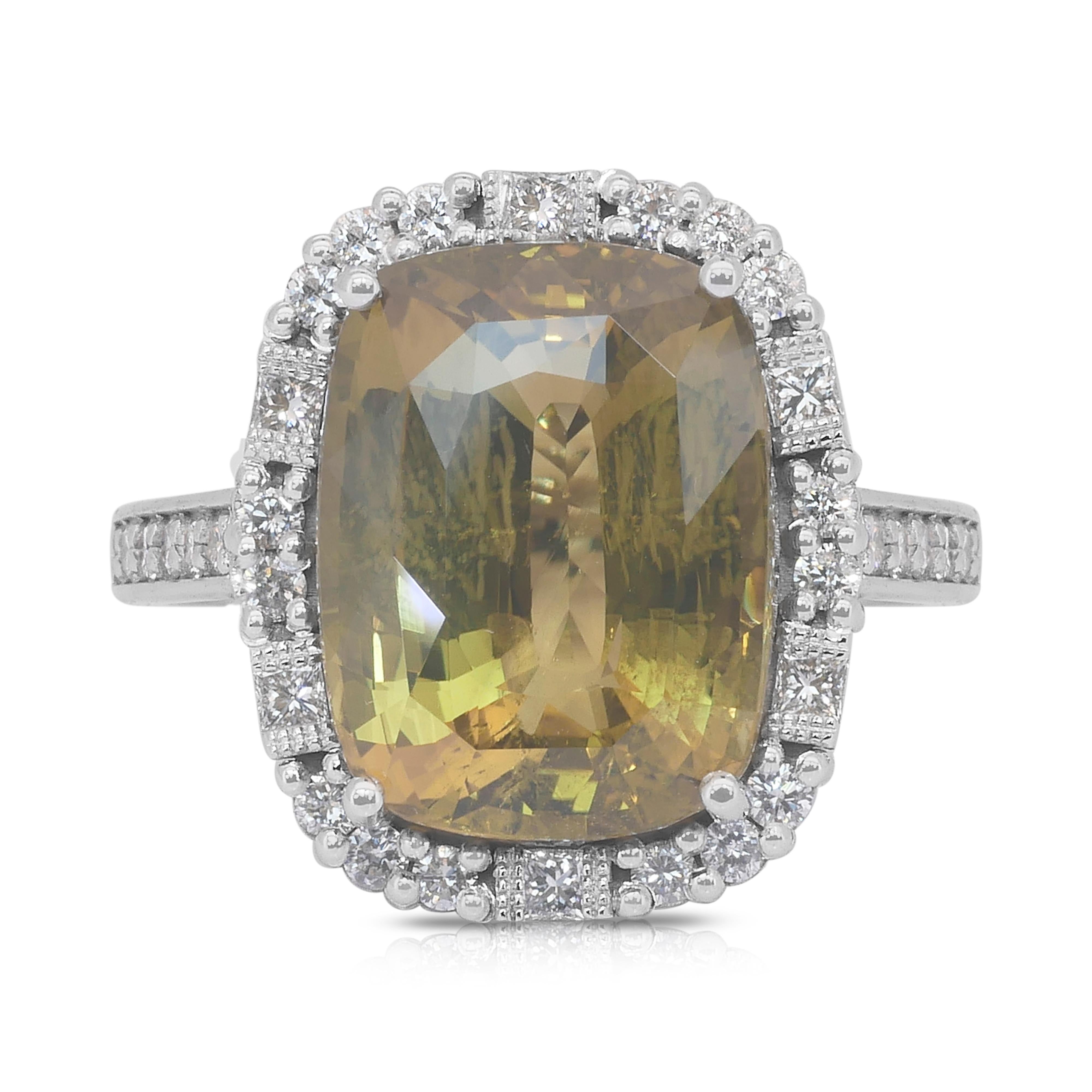 Mesmerizing 12.39ct Chrysoberyl and Diamonds Halo Cocktail Ring 5