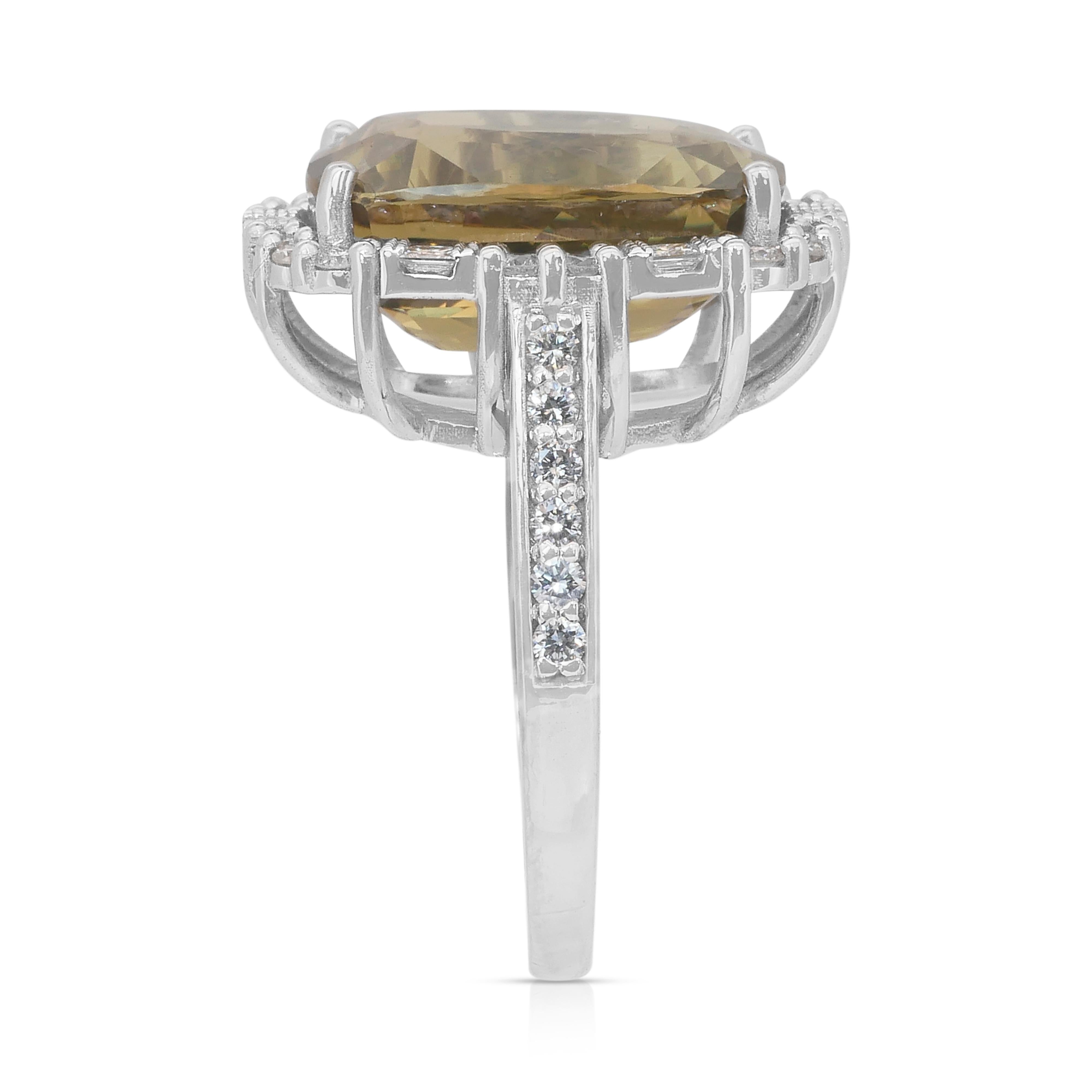 Mesmerizing 12.39ct Chrysoberyl and Diamonds Halo Cocktail Ring 2