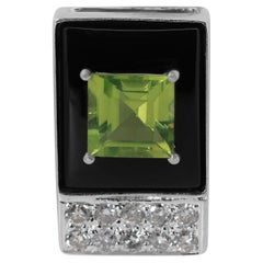 Magnifique pendentif en or blanc 18 carats avec péridot et diamants de 1,35 carat et onyx