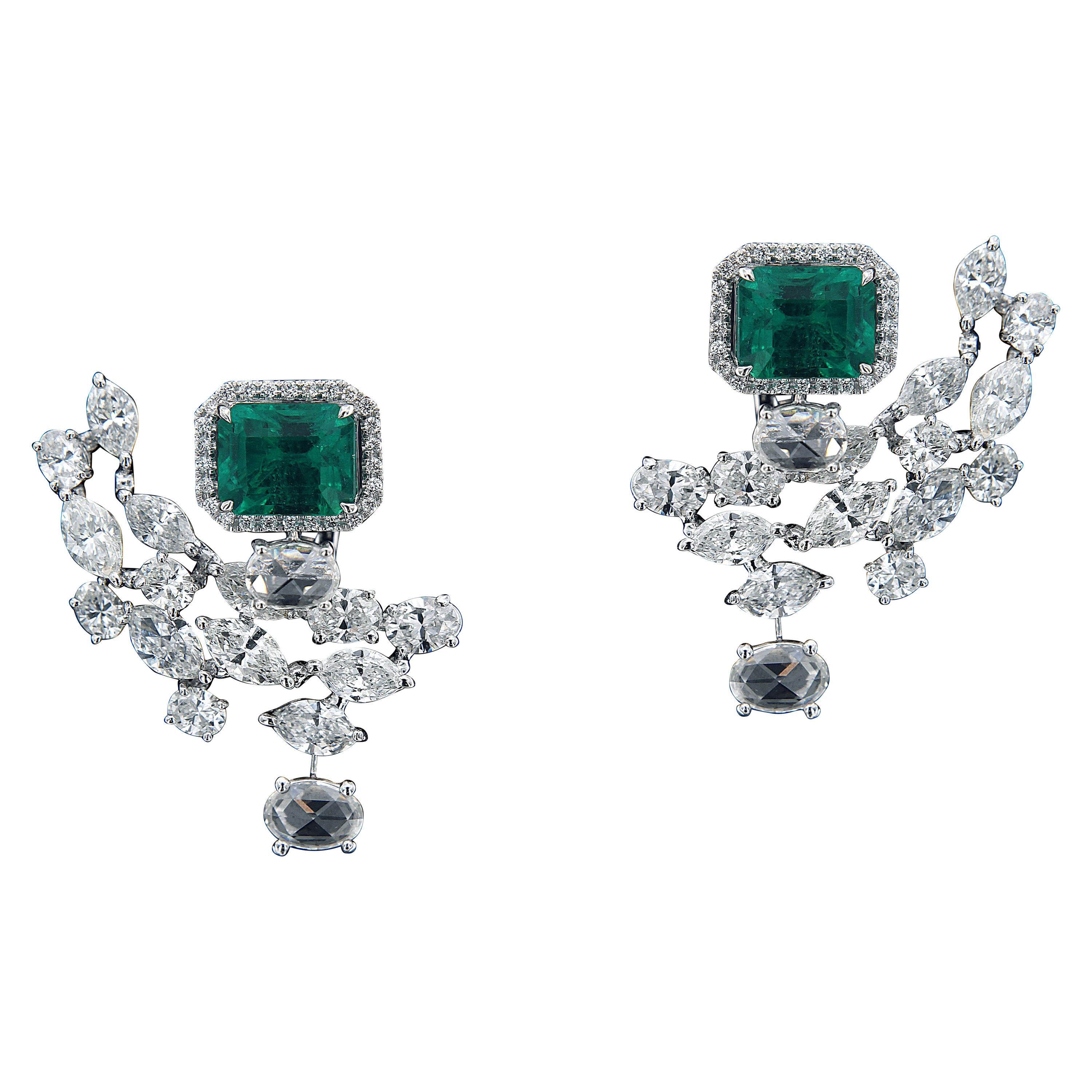 Mesmerizing 18 Karat White Gold, Diamond and Emerald Earrings For Sale