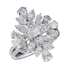 Mesmerizing 18 Karat White Gold and Diamond Cocktail Ring