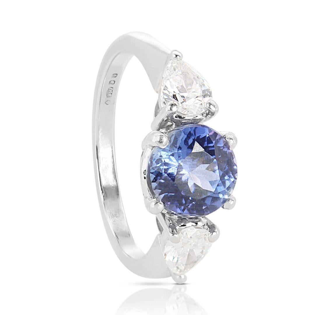 Round Cut Mesmerizing 1.89ct Tanzanite Ring with Side Diamonds in Platinum For Sale