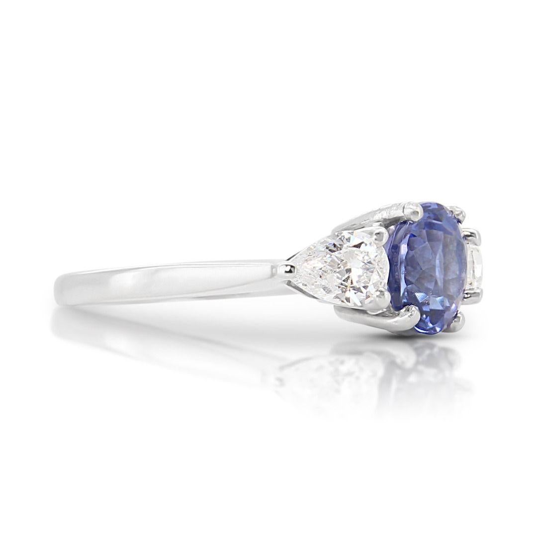 Mesmerizing 1.89ct Tanzanite Ring with Side Diamonds in Platinum For Sale 1