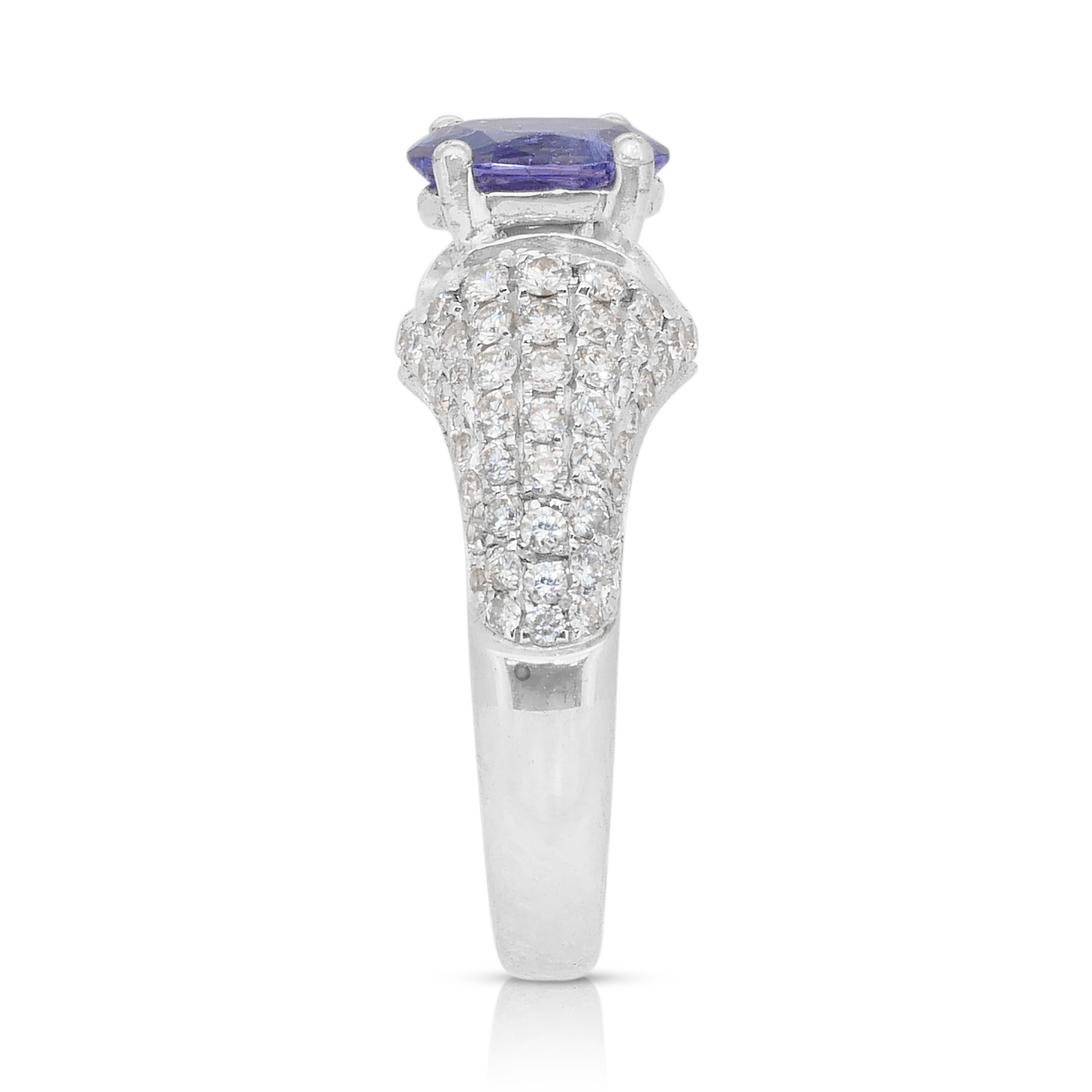 Fascinante Anillo de Oro Blanco de 18 quilates con Racimo de Tanzanita y Diamantes de 2,02 quilates en venta 2